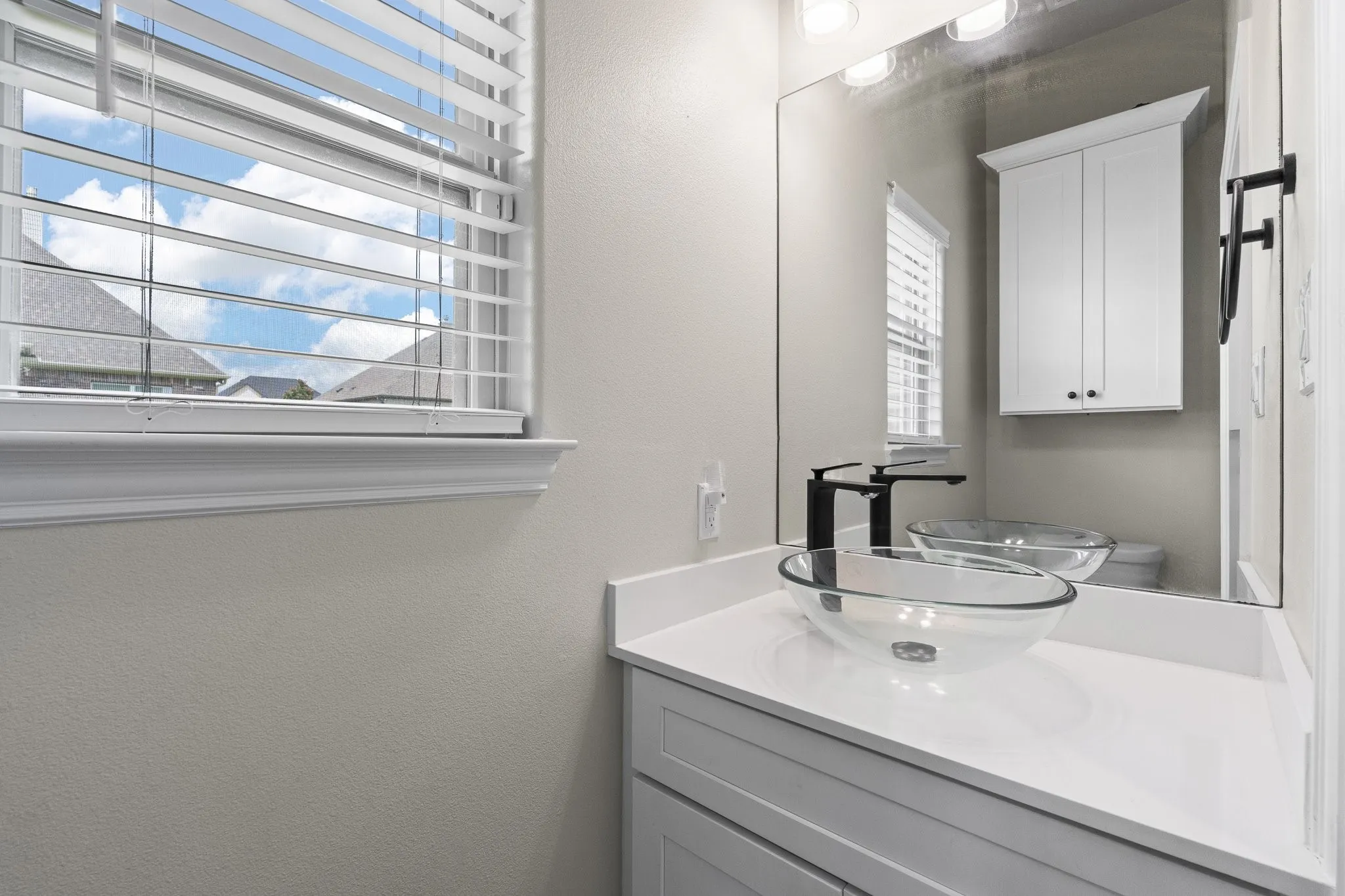 Single Family Residence For Sale in Johnson County , 906 Bent Wood Lane, Cleburne, Texas 76033, 3 Bedroom, 3 Bathroom, 2 Garage spaces, 2,174 Sqft, built in 2019, mls#21312524, Real Estate Agent in Cleburne, Homes For Sale in Johnson county, Homes For Sale in Cleburne, Realtor in Cleburne Texas, Real Estate Brokerage Independent Realty Texas, Luminita Cordes Realtor