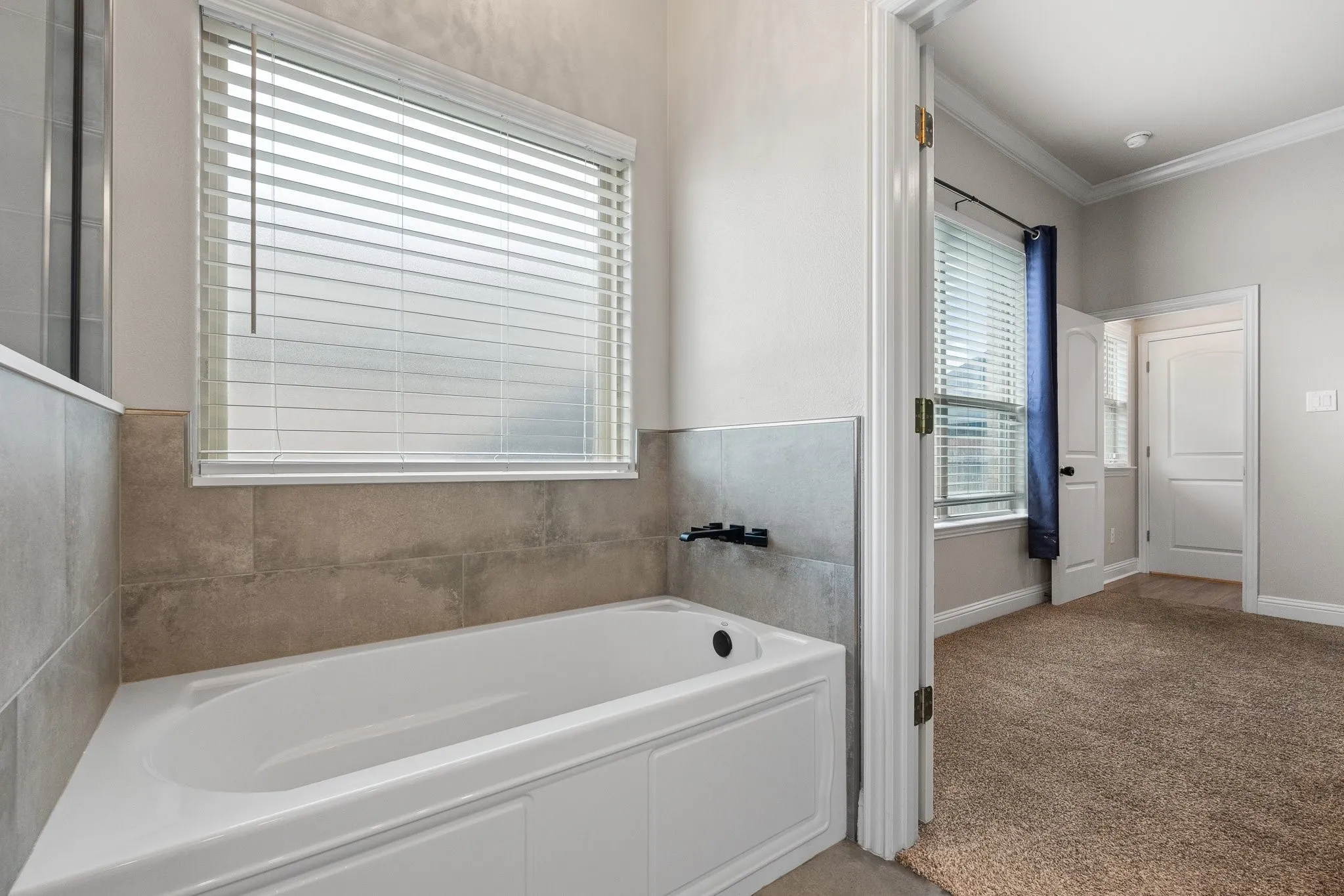 Single Family Residence For Sale in Johnson County , 906 Bent Wood Lane, Cleburne, Texas 76033, 3 Bedroom, 3 Bathroom, 2 Garage spaces, 2,174 Sqft, built in 2019, mls#21312524, Real Estate Agent in Cleburne, Homes For Sale in Johnson county, Homes For Sale in Cleburne, Realtor in Cleburne Texas, Real Estate Brokerage Independent Realty Texas, Luminita Cordes Realtor