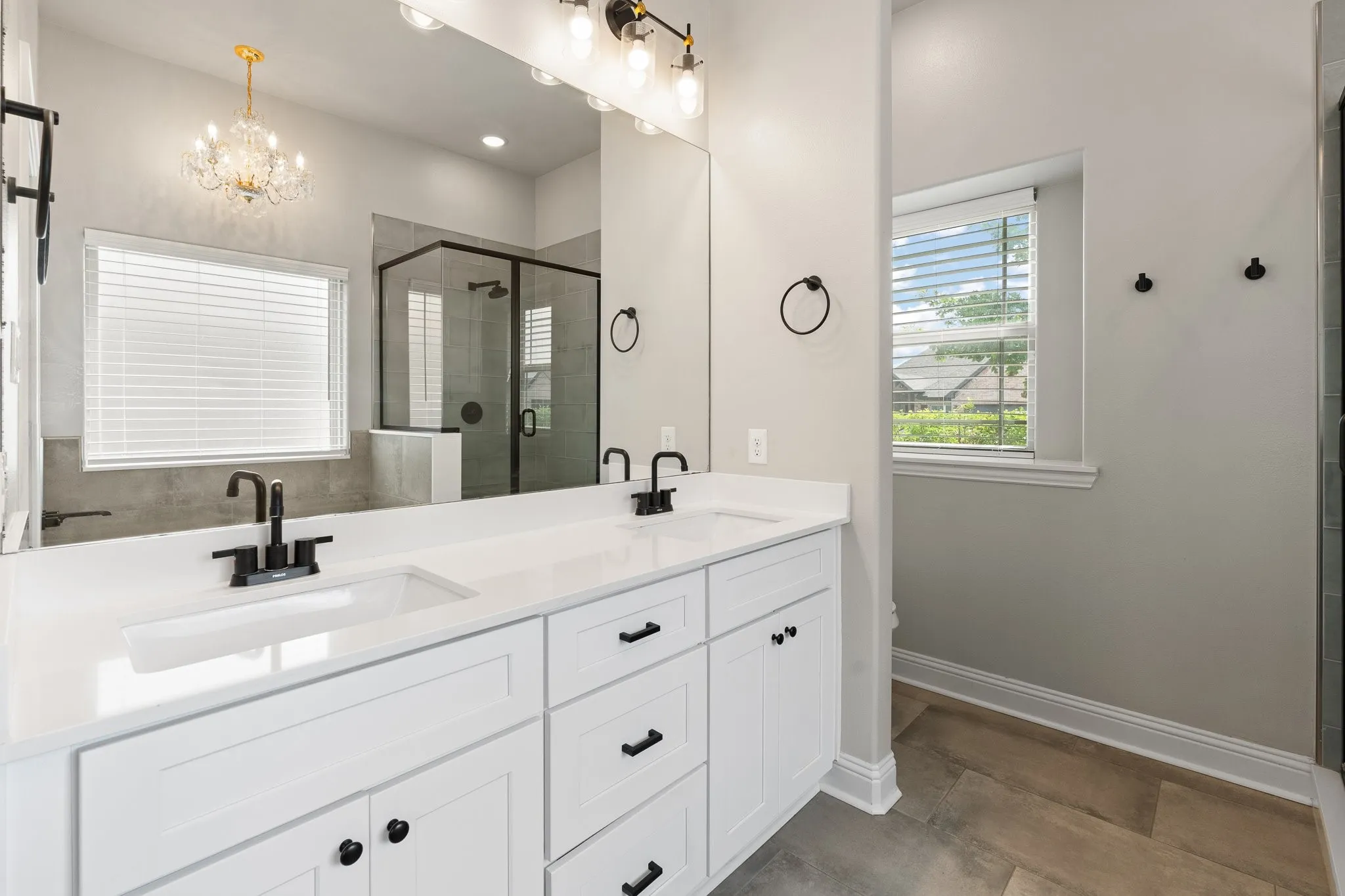 Single Family Residence For Sale in Johnson County , 906 Bent Wood Lane, Cleburne, Texas 76033, 3 Bedroom, 3 Bathroom, 2 Garage spaces, 2,174 Sqft, built in 2019, mls#21312524, Real Estate Agent in Cleburne, Homes For Sale in Johnson county, Homes For Sale in Cleburne, Realtor in Cleburne Texas, Real Estate Brokerage Independent Realty Texas, Luminita Cordes Realtor