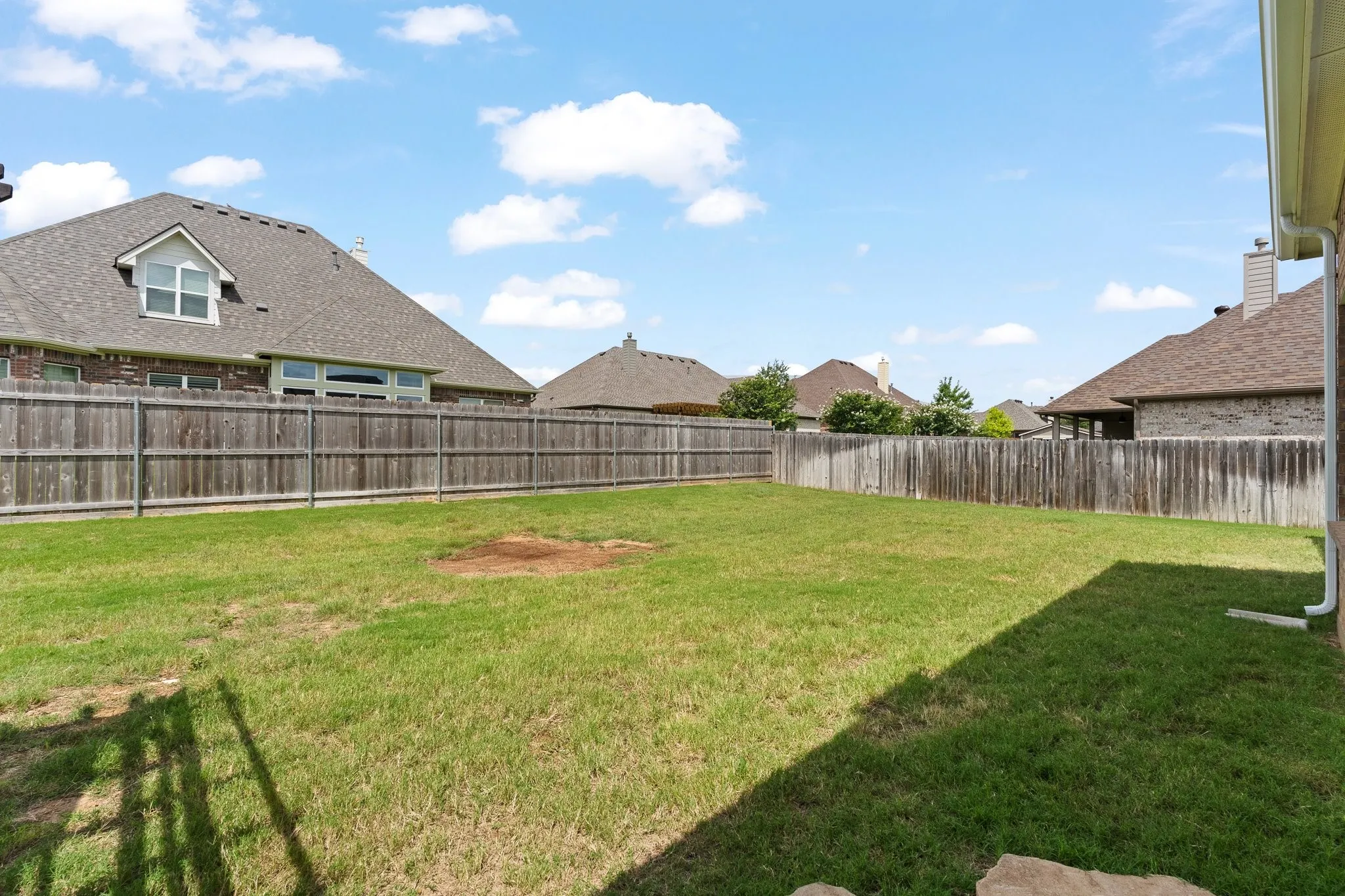 Single Family Residence For Sale in Johnson County , 906 Bent Wood Lane, Cleburne, Texas 76033, 3 Bedroom, 3 Bathroom, 2 Garage spaces, 2,174 Sqft, built in 2019, mls#21312524, Real Estate Agent in Cleburne, Homes For Sale in Johnson county, Homes For Sale in Cleburne, Realtor in Cleburne Texas, Real Estate Brokerage Independent Realty Texas, Luminita Cordes Realtor