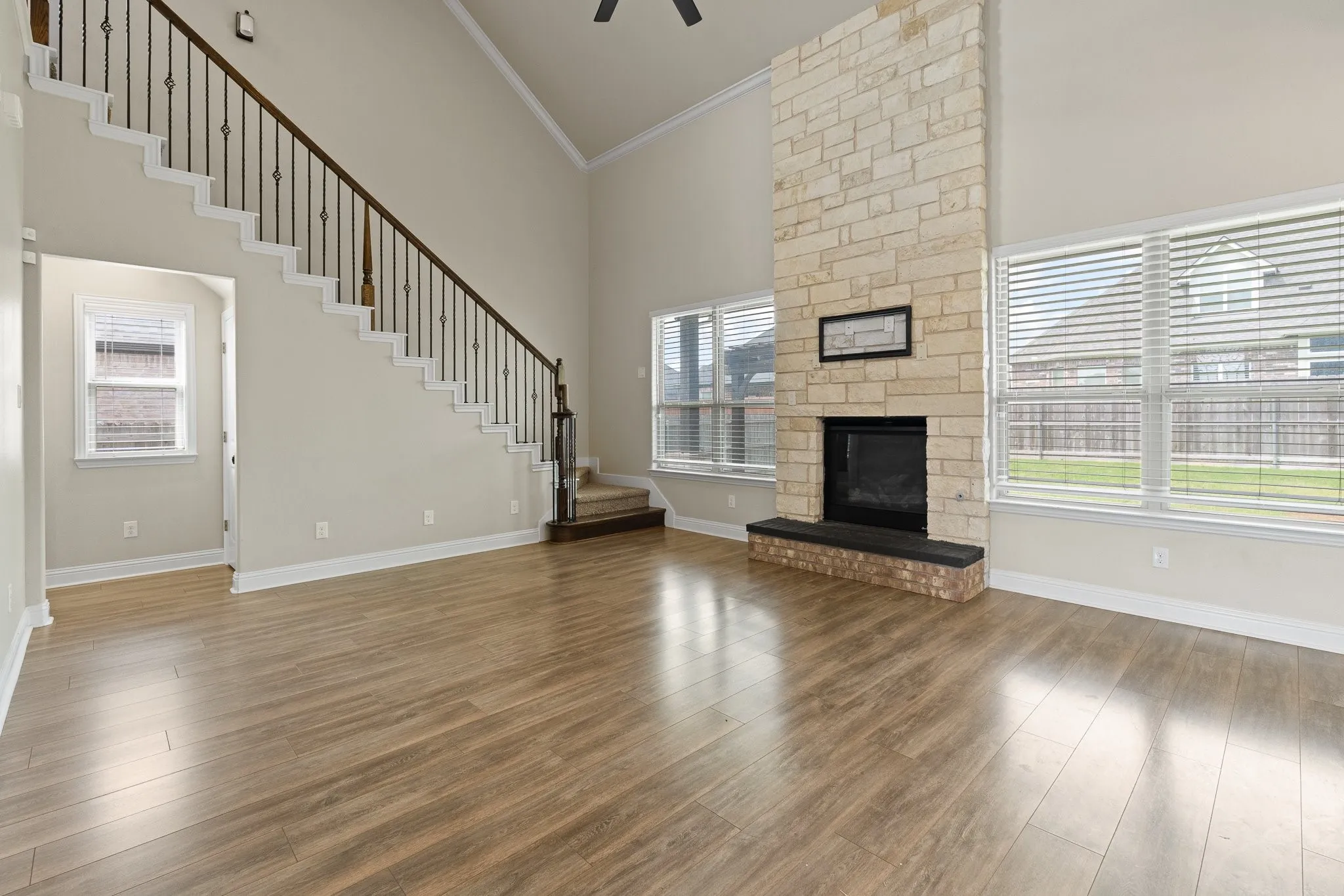 Single Family Residence For Sale in Johnson County , 906 Bent Wood Lane, Cleburne, Texas 76033, 3 Bedroom, 3 Bathroom, 2 Garage spaces, 2,174 Sqft, built in 2019, mls#21312524, Real Estate Agent in Cleburne, Homes For Sale in Johnson county, Homes For Sale in Cleburne, Realtor in Cleburne Texas, Real Estate Brokerage Independent Realty Texas, Luminita Cordes Realtor