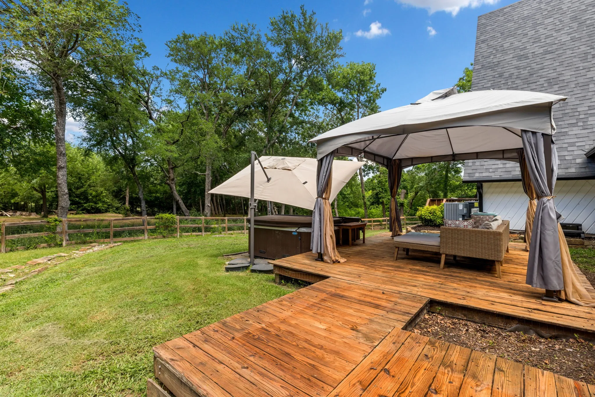 Farm For Sale in Collin County , 9922 Slater Creek Road, Anna, Texas 75409, 4 Bedrooms, 3 Bathrooms, Garage spaces, 3,978 Sqft, built in 1980, Price $1,100,000, mls#21310382, Real Estate Agent in Anna, Homes For Sale in Collin county, Homes For Sale in Anna, Realtor in Anna Texas, Real Estate Brokerage Independent Realty Texas, Luminita Cordes Realtor