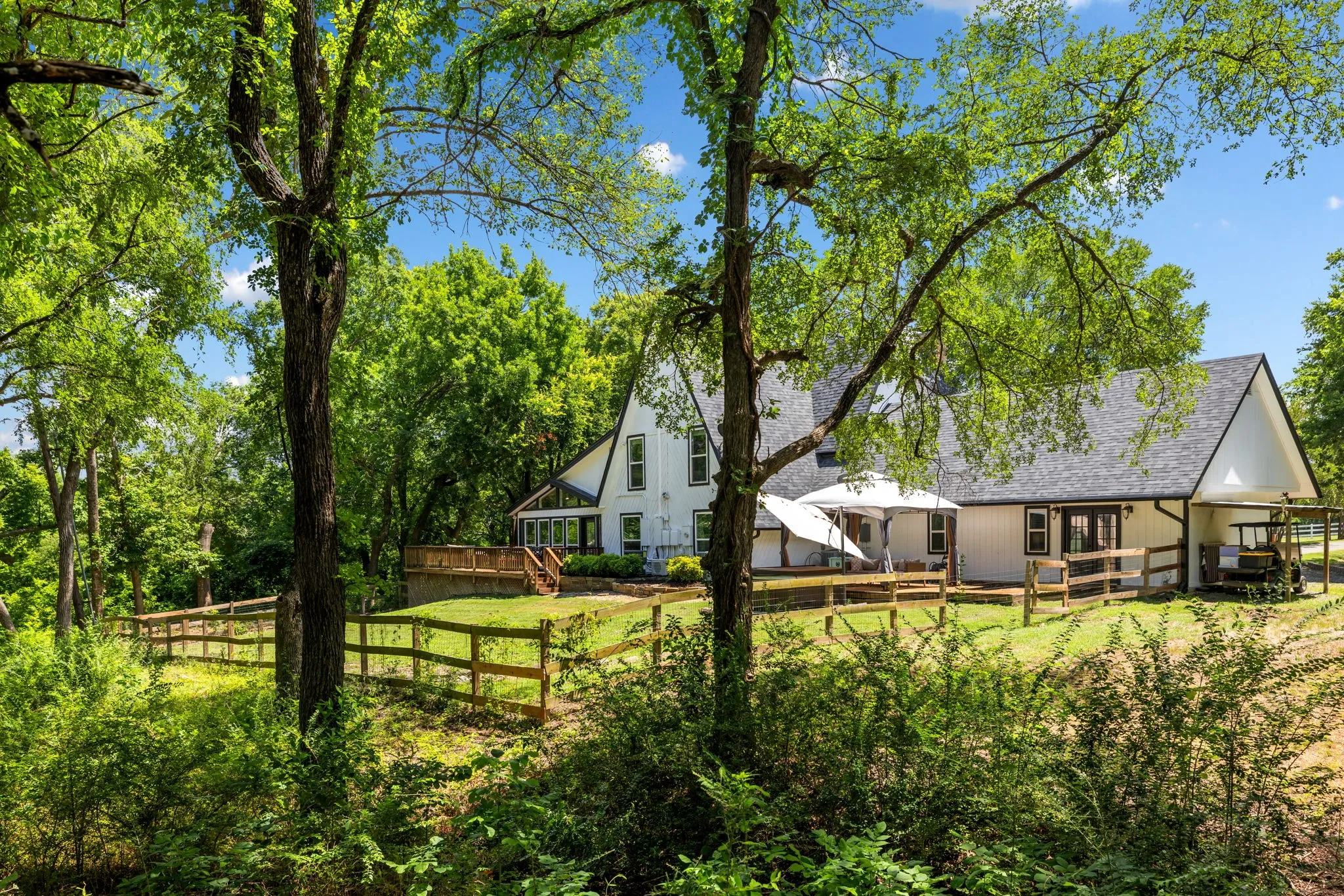 Farm For Sale in Collin County , 9922 Slater Creek Road, Anna, Texas 75409, 4 Bedrooms, 3 Bathrooms, Garage spaces, 3,978 Sqft, built in 1980, Price $1,100,000, mls#21310382, Real Estate Agent in Anna, Homes For Sale in Collin county, Homes For Sale in Anna, Realtor in Anna Texas, Real Estate Brokerage Independent Realty Texas, Luminita Cordes Realtor