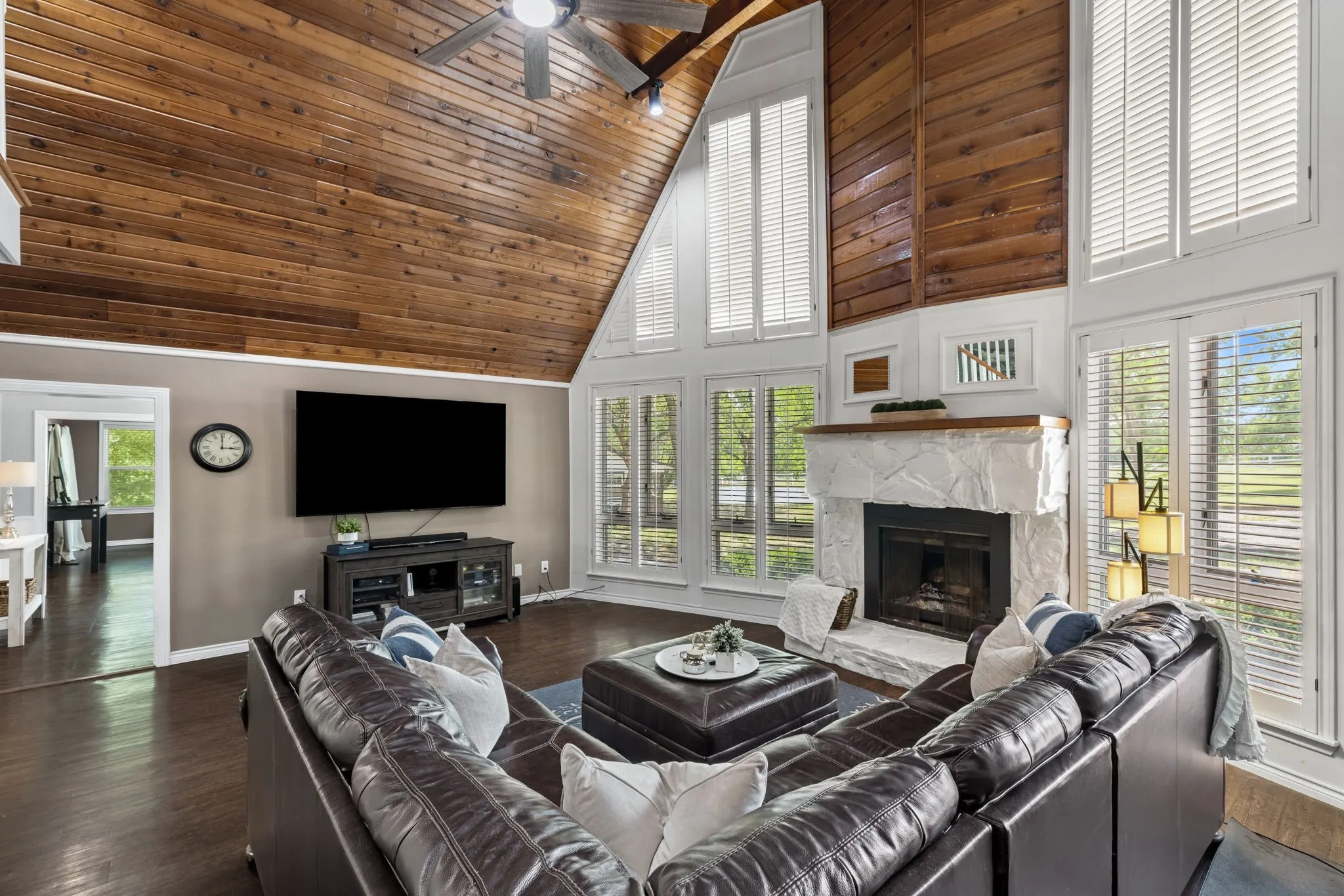 Farm For Sale in Collin County , 9922 Slater Creek Road, Anna, Texas 75409, 4 Bedrooms, 3 Bathrooms, Garage spaces, 3,978 Sqft, built in 1980, Price $1,100,000, mls#21310382, Real Estate Agent in Anna, Homes For Sale in Collin county, Homes For Sale in Anna, Realtor in Anna Texas, Real Estate Brokerage Independent Realty Texas, Luminita Cordes Realtor