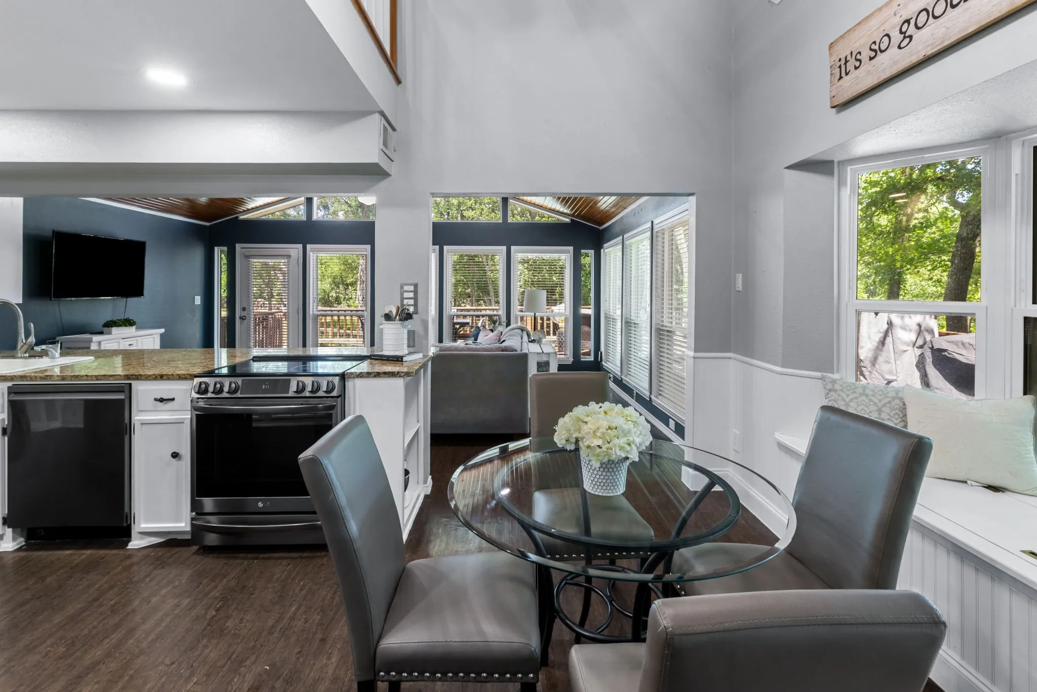 Farm For Sale in Collin County , 9922 Slater Creek Road, Anna, Texas 75409, 4 Bedrooms, 3 Bathrooms, Garage spaces, 3,978 Sqft, built in 1980, Price $1,100,000, mls#21310382, Real Estate Agent in Anna, Homes For Sale in Collin county, Homes For Sale in Anna, Realtor in Anna Texas, Real Estate Brokerage Independent Realty Texas, Luminita Cordes Realtor
