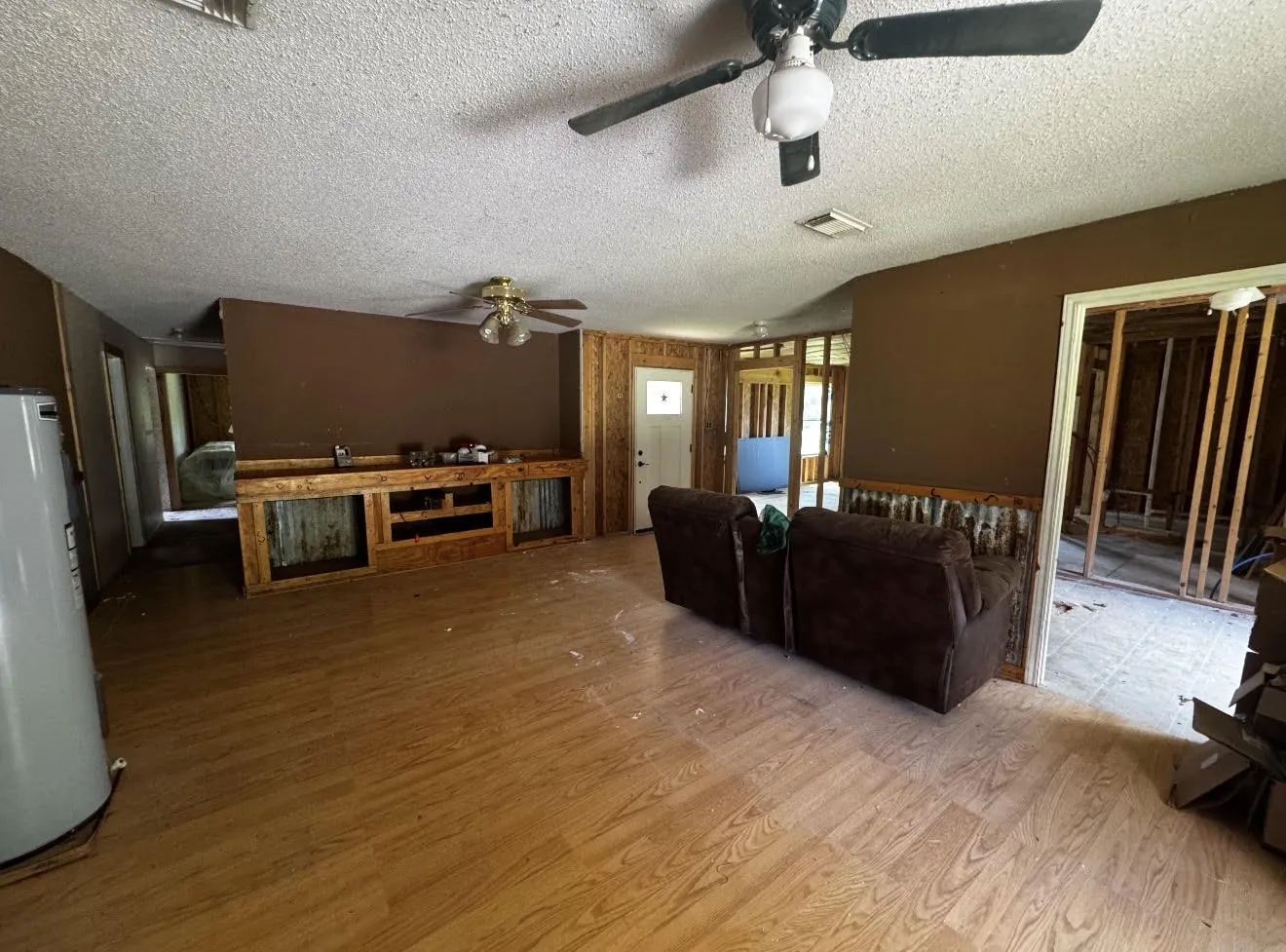 Single Family Residence For Sale in Falls County , 283 County Road 269, Kosse, Texas 76653, 4 Bedroom, 2 Bathroom, Garage spaces, 1,797 Sqft, built in 1999, mls#21309847, Real Estate Agent in Kosse, Homes For Sale in Falls county, Homes For Sale in Kosse, Realtor in Kosse Texas, Real Estate Brokerage Independent Realty Texas, Luminita Cordes Realtor