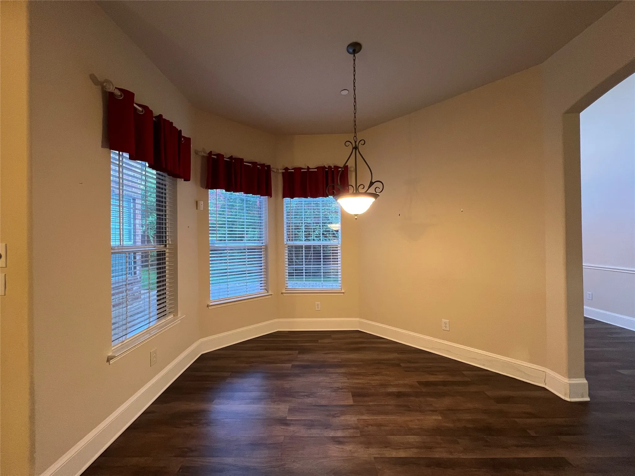 Single Family Residence For Rent in Dallas County , 8755 Navidad Court, Irving, Texas 75063, 4 Bedrooms, 3 Bathrooms, 2 Garage spaces, 3,332 Sqft, built in 2002, Price $3,250, mls#21312536, Real Estate Agent in Irving, Homes For Rent in Dallas county, Homes For Rent in Irving, Realtor in Irving Texas, Real Estate Brokerage Independent Realty Texas, Luminita Cordes Realtor