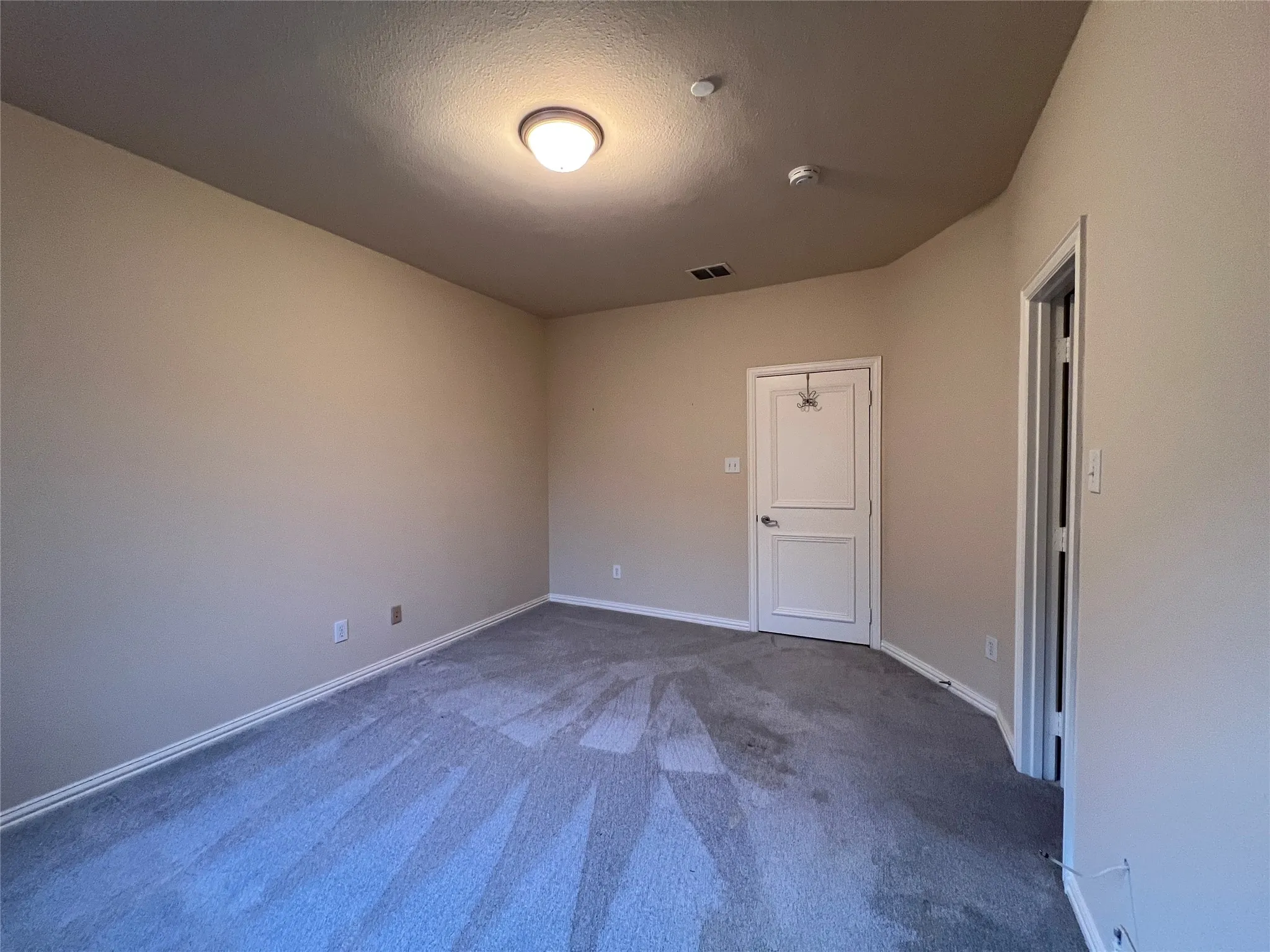 Single Family Residence For Rent in Dallas County , 8755 Navidad Court, Irving, Texas 75063, 4 Bedrooms, 3 Bathrooms, 2 Garage spaces, 3,332 Sqft, built in 2002, Price $3,250, mls#21312536, Real Estate Agent in Irving, Homes For Rent in Dallas county, Homes For Rent in Irving, Realtor in Irving Texas, Real Estate Brokerage Independent Realty Texas, Luminita Cordes Realtor
