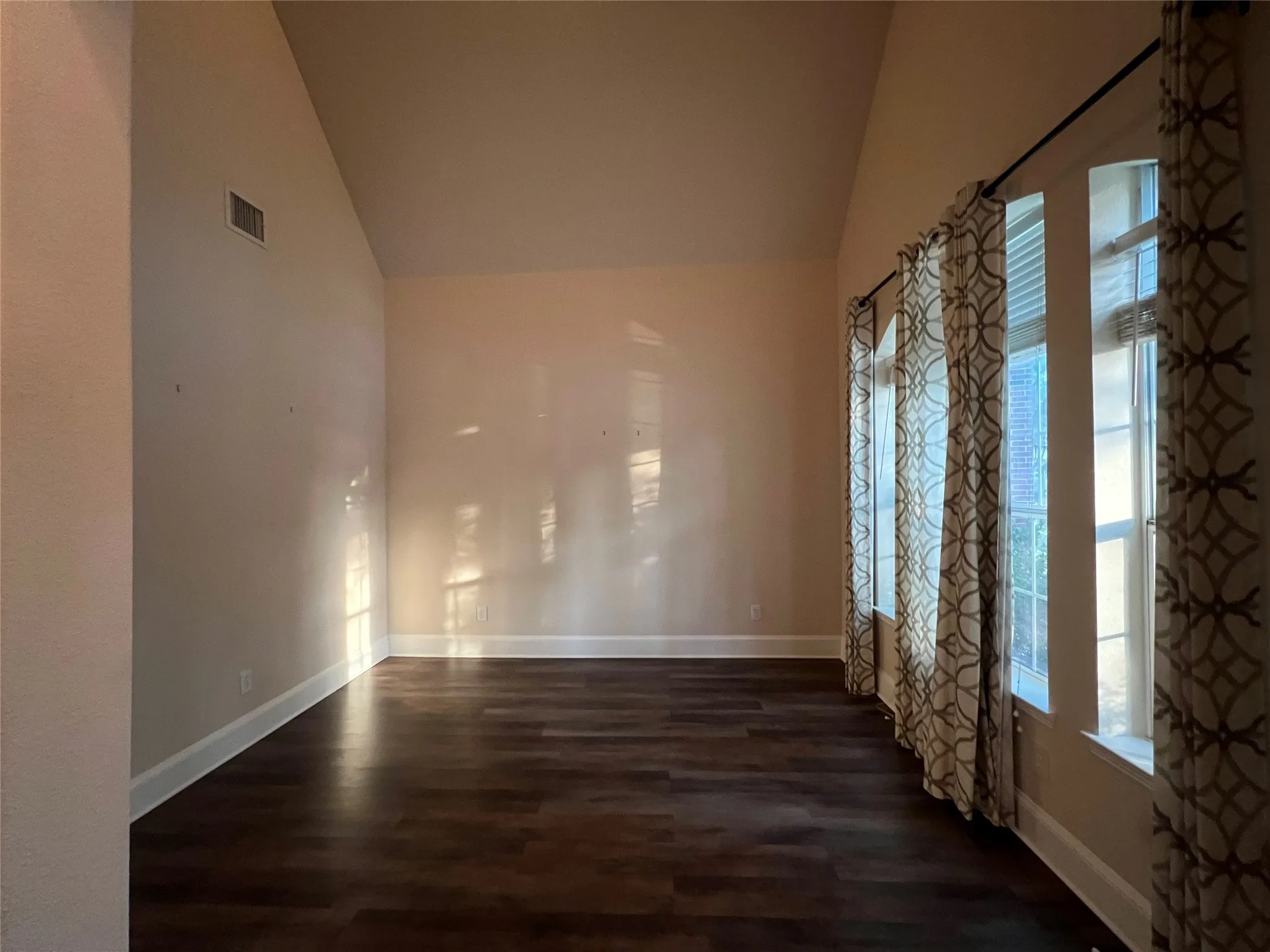 Single Family Residence For Rent in Dallas County , 8755 Navidad Court, Irving, Texas 75063, 4 Bedrooms, 3 Bathrooms, 2 Garage spaces, 3,332 Sqft, built in 2002, Price $3,250, mls#21312536, Real Estate Agent in Irving, Homes For Rent in Dallas county, Homes For Rent in Irving, Realtor in Irving Texas, Real Estate Brokerage Independent Realty Texas, Luminita Cordes Realtor