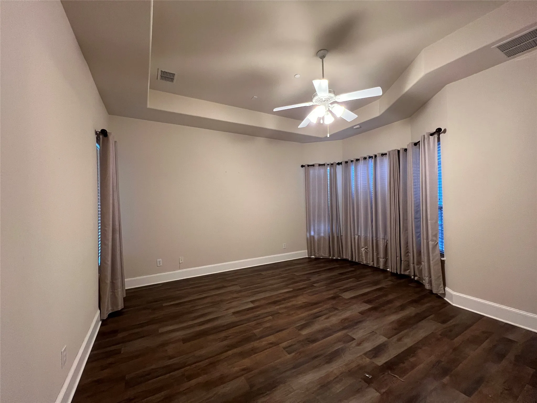 Single Family Residence For Rent in Dallas County , 8755 Navidad Court, Irving, Texas 75063, 4 Bedrooms, 3 Bathrooms, 2 Garage spaces, 3,332 Sqft, built in 2002, Price $3,250, mls#21312536, Real Estate Agent in Irving, Homes For Rent in Dallas county, Homes For Rent in Irving, Realtor in Irving Texas, Real Estate Brokerage Independent Realty Texas, Luminita Cordes Realtor
