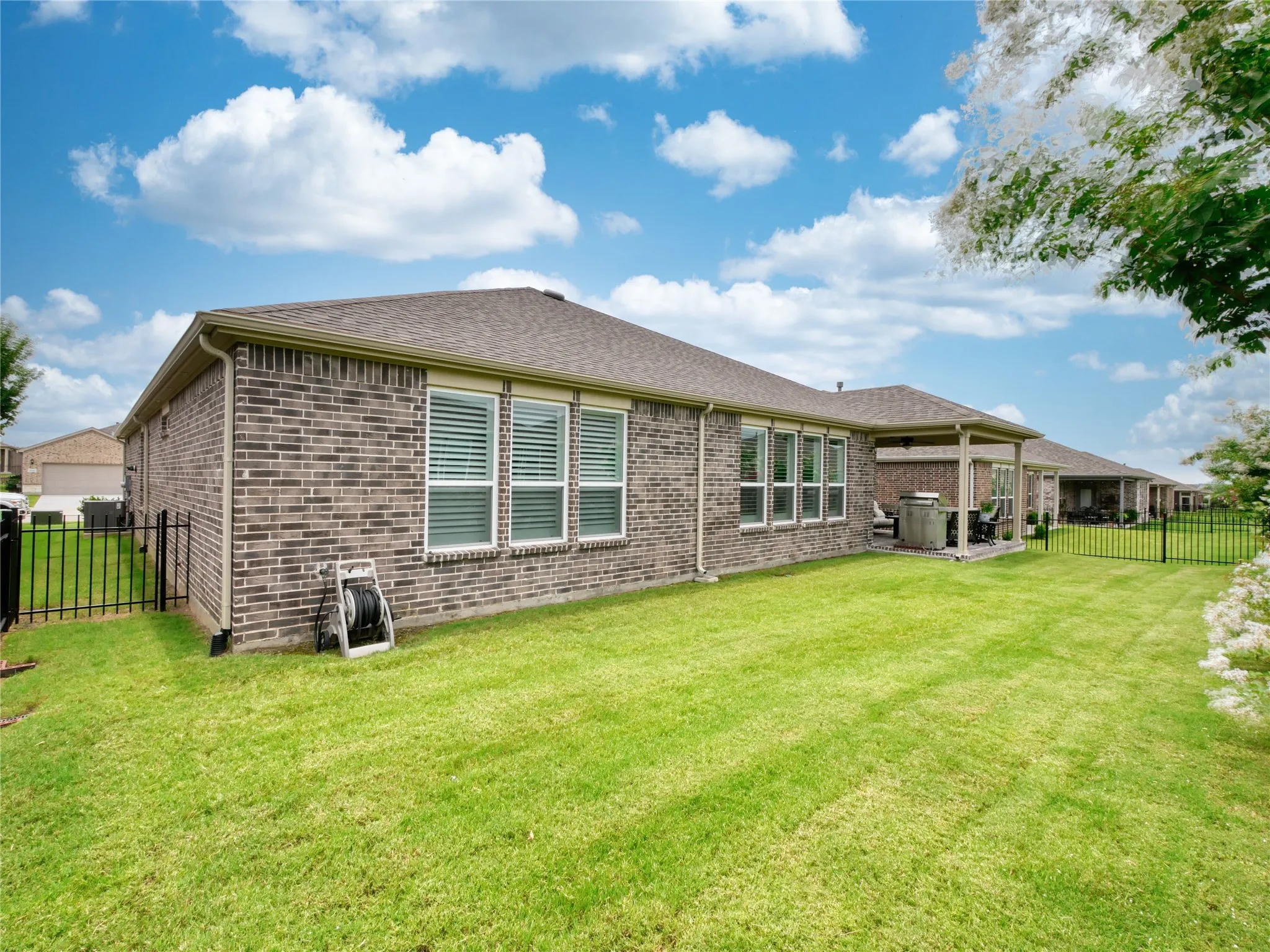 Single Family Residence For Sale in Denton County , 1125 Cornerstone Drive, Little Elm, Texas 76227, 3 Bedroom, 3 Bathroom, 2 Garage spaces, 2,770 Sqft, built in 2022, mls#21310018, Real Estate Agent in Little Elm, Homes For Sale in Denton county, Homes For Sale in Little Elm, Realtor in Little Elm Texas, Real Estate Brokerage Independent Realty Texas, Luminita Cordes Realtor