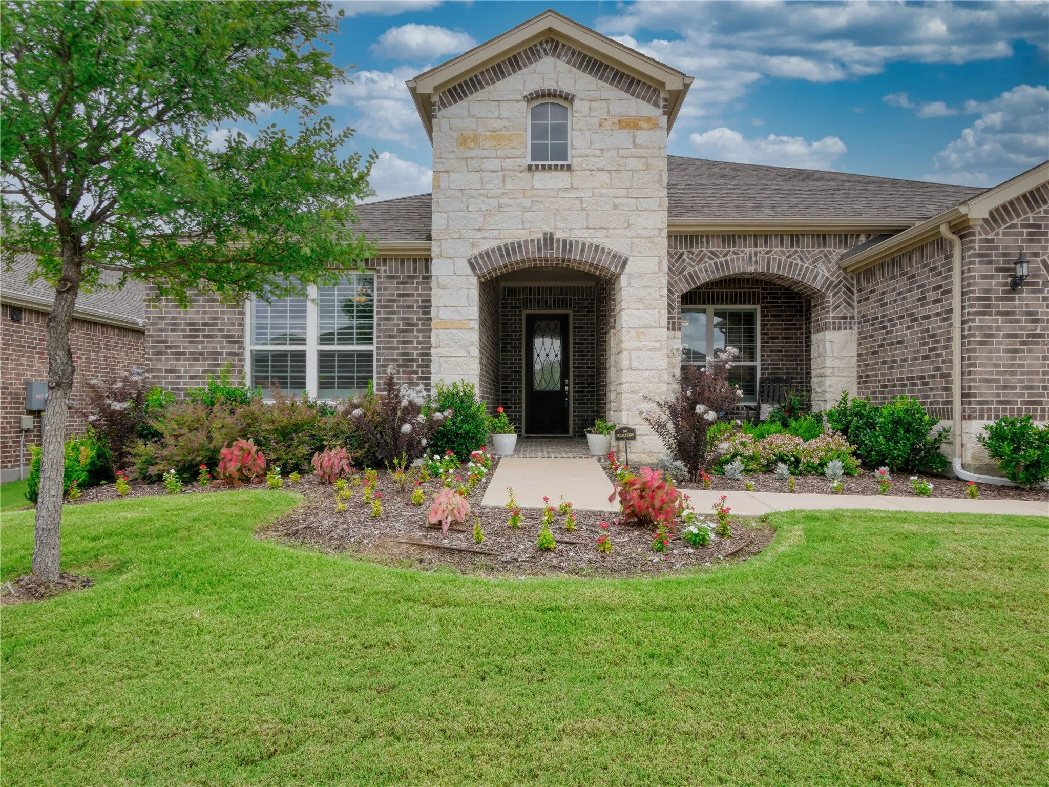 Single Family Residence For Sale in Denton County , 1125 Cornerstone Drive, Little Elm, Texas 76227, 3 Bedroom, 3 Bathroom, 2 Garage spaces, 2,770 Sqft, built in 2022, mls#21310018, Real Estate Agent in Little Elm, Homes For Sale in Denton county, Homes For Sale in Little Elm, Realtor in Little Elm Texas, Real Estate Brokerage Independent Realty Texas, Luminita Cordes Realtor