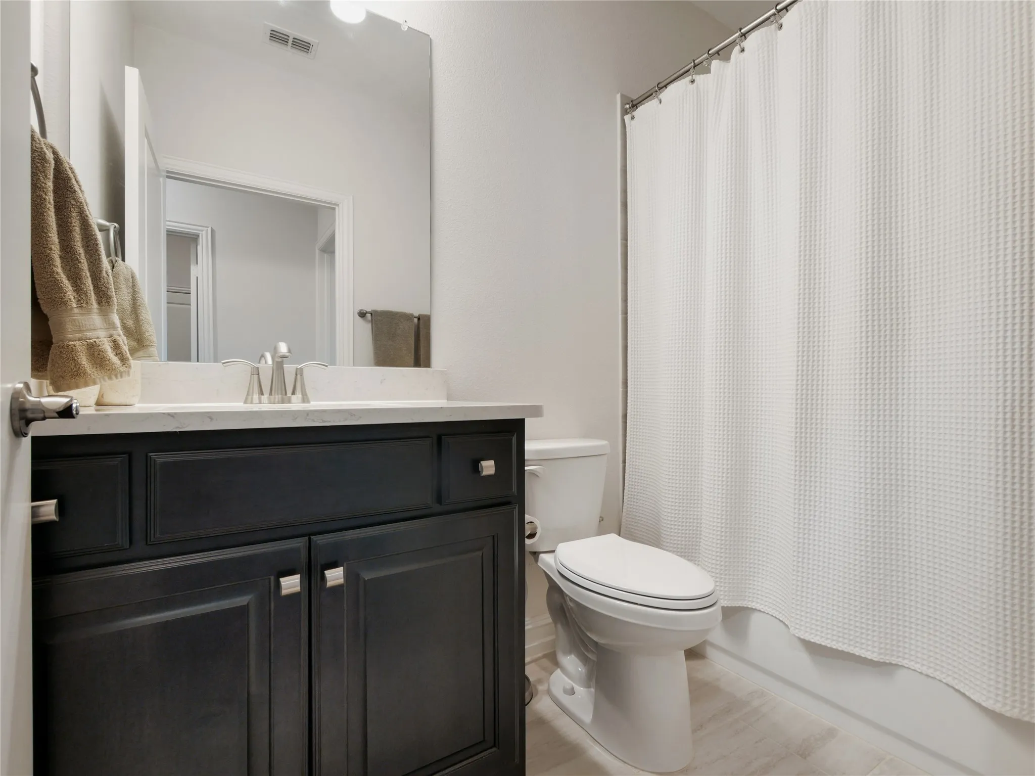 Single Family Residence For Sale in Denton County , 1125 Cornerstone Drive, Little Elm, Texas 76227, 3 Bedroom, 3 Bathroom, 2 Garage spaces, 2,770 Sqft, built in 2022, mls#21310018, Real Estate Agent in Little Elm, Homes For Sale in Denton county, Homes For Sale in Little Elm, Realtor in Little Elm Texas, Real Estate Brokerage Independent Realty Texas, Luminita Cordes Realtor