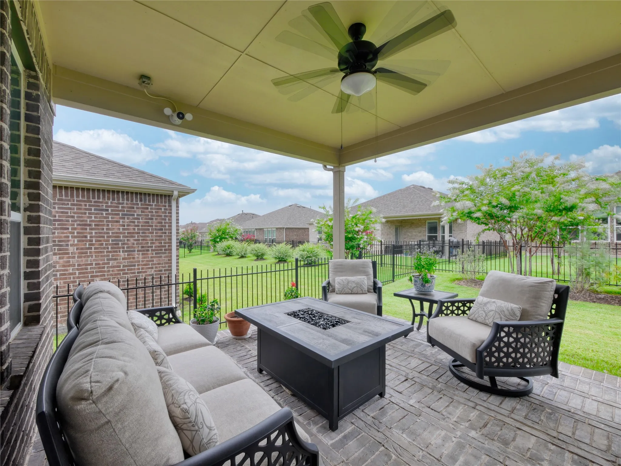 Single Family Residence For Sale in Denton County , 1125 Cornerstone Drive, Little Elm, Texas 76227, 3 Bedroom, 3 Bathroom, 2 Garage spaces, 2,770 Sqft, built in 2022, mls#21310018, Real Estate Agent in Little Elm, Homes For Sale in Denton county, Homes For Sale in Little Elm, Realtor in Little Elm Texas, Real Estate Brokerage Independent Realty Texas, Luminita Cordes Realtor