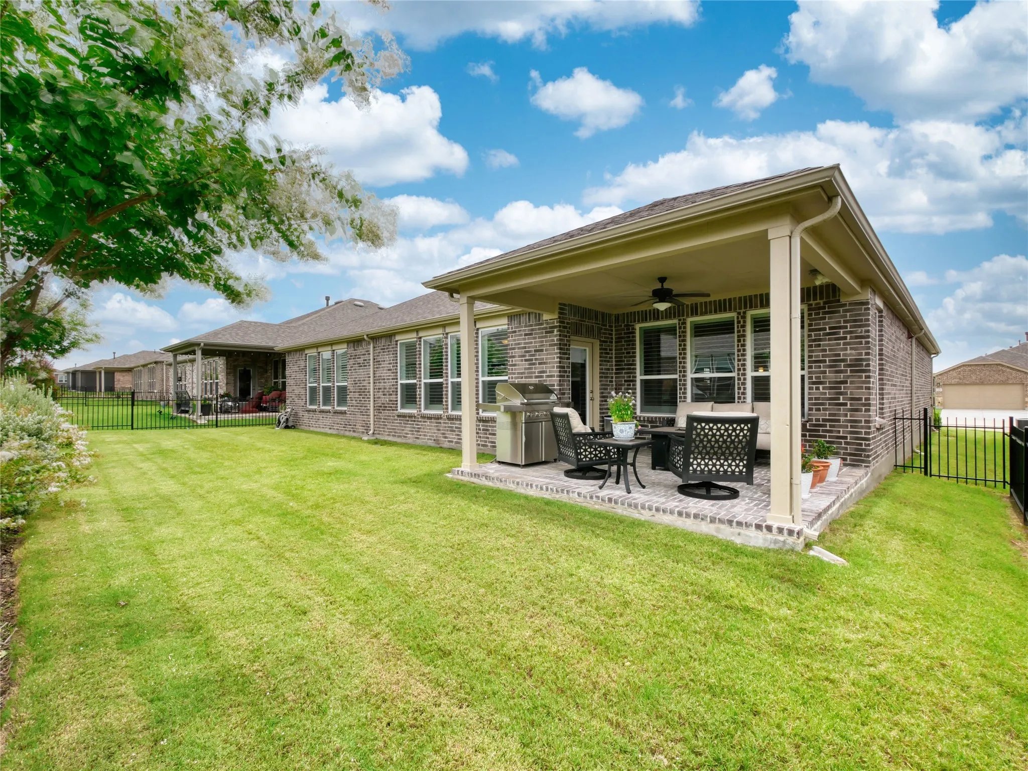 Single Family Residence For Sale in Denton County , 1125 Cornerstone Drive, Little Elm, Texas 76227, 3 Bedroom, 3 Bathroom, 2 Garage spaces, 2,770 Sqft, built in 2022, mls#21310018, Real Estate Agent in Little Elm, Homes For Sale in Denton county, Homes For Sale in Little Elm, Realtor in Little Elm Texas, Real Estate Brokerage Independent Realty Texas, Luminita Cordes Realtor