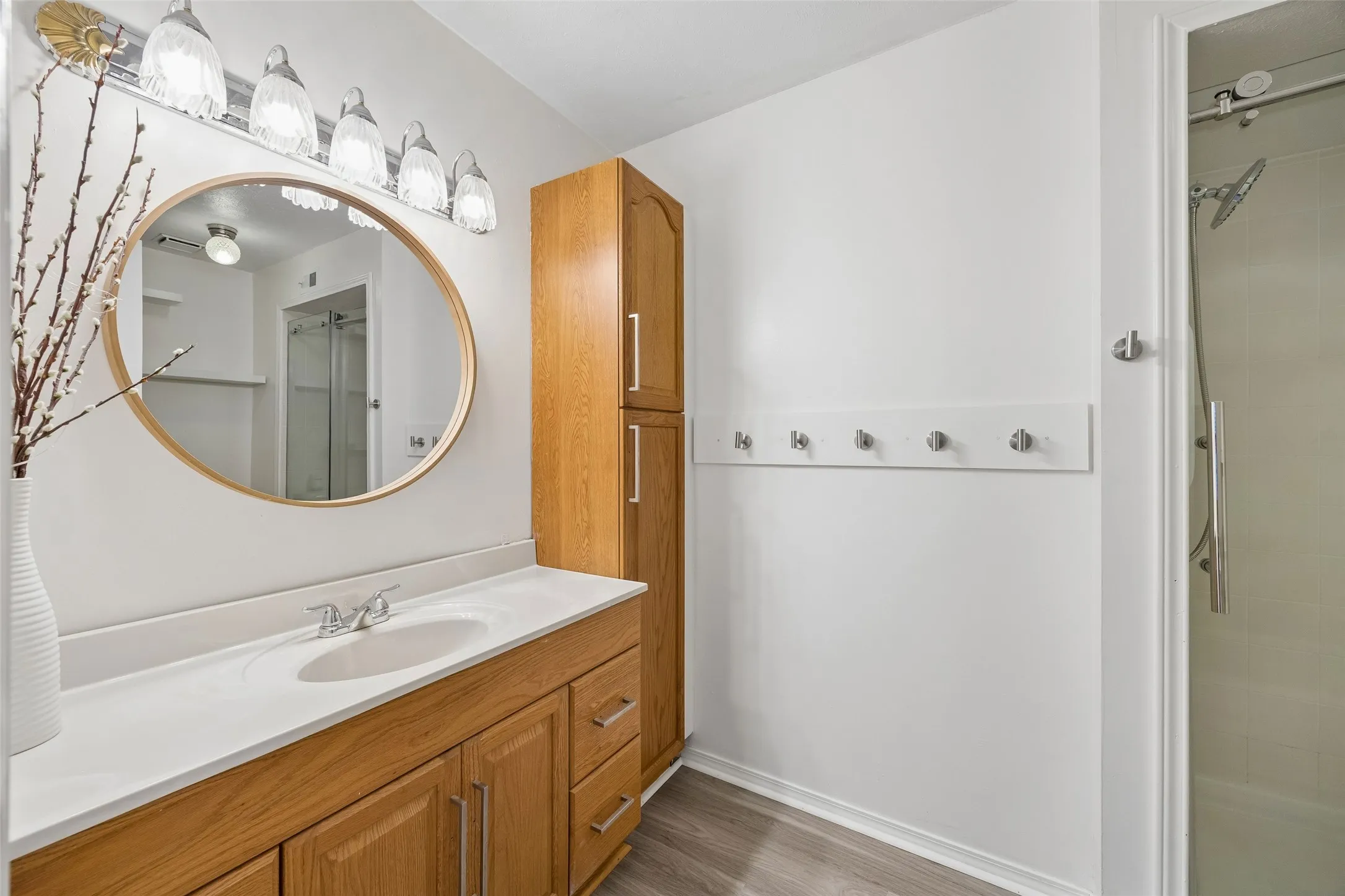 Single Family Residence For Sale in Denton County , 3004 Yorkshire Court, Flower Mound, Texas 75028, 4 Bedroom, 2 Bathroom, 2 Garage spaces, 2,085 Sqft, built in 1984, mls#21306136, Real Estate Agent in Flower Mound, Homes For Sale in Denton county, Homes For Sale in Flower Mound, Realtor in Flower Mound Texas, Real Estate Brokerage Independent Realty Texas, Luminita Cordes Realtor