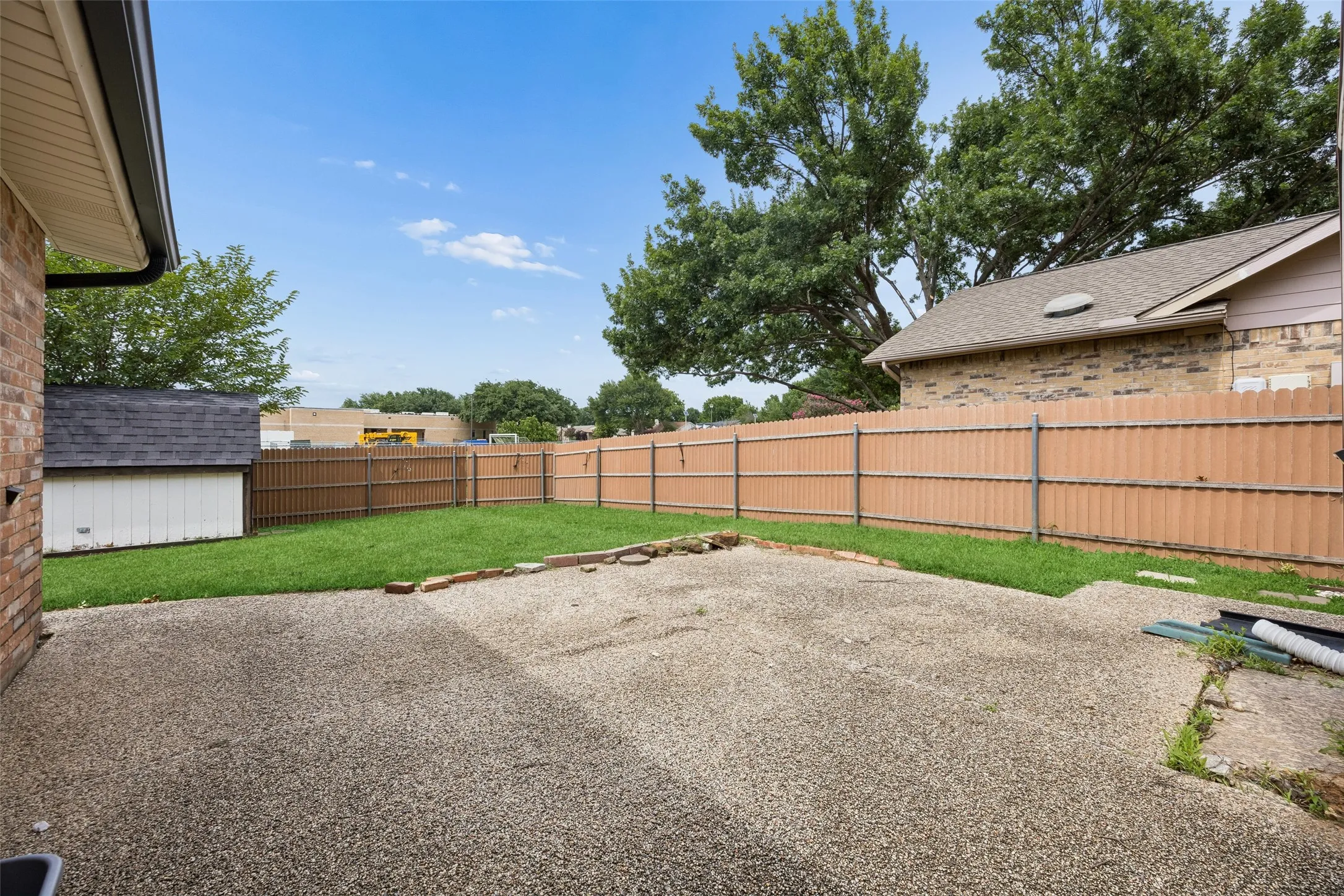 Single Family Residence For Sale in Denton County , 3004 Yorkshire Court, Flower Mound, Texas 75028, 4 Bedroom, 2 Bathroom, 2 Garage spaces, 2,085 Sqft, built in 1984, mls#21306136, Real Estate Agent in Flower Mound, Homes For Sale in Denton county, Homes For Sale in Flower Mound, Realtor in Flower Mound Texas, Real Estate Brokerage Independent Realty Texas, Luminita Cordes Realtor