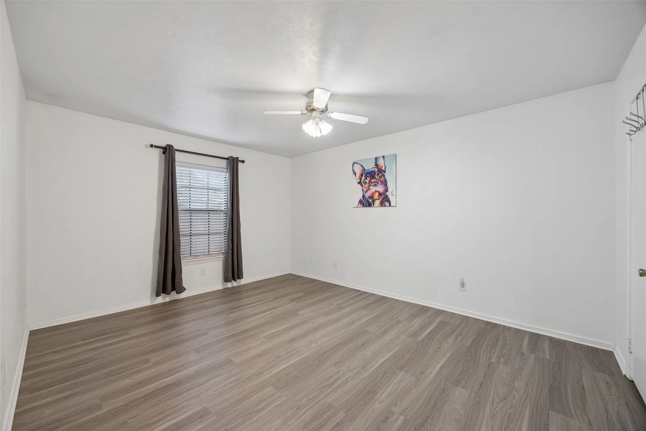 Single Family Residence For Sale in Denton County , 3004 Yorkshire Court, Flower Mound, Texas 75028, 4 Bedroom, 2 Bathroom, 2 Garage spaces, 2,085 Sqft, built in 1984, mls#21306136, Real Estate Agent in Flower Mound, Homes For Sale in Denton county, Homes For Sale in Flower Mound, Realtor in Flower Mound Texas, Real Estate Brokerage Independent Realty Texas, Luminita Cordes Realtor