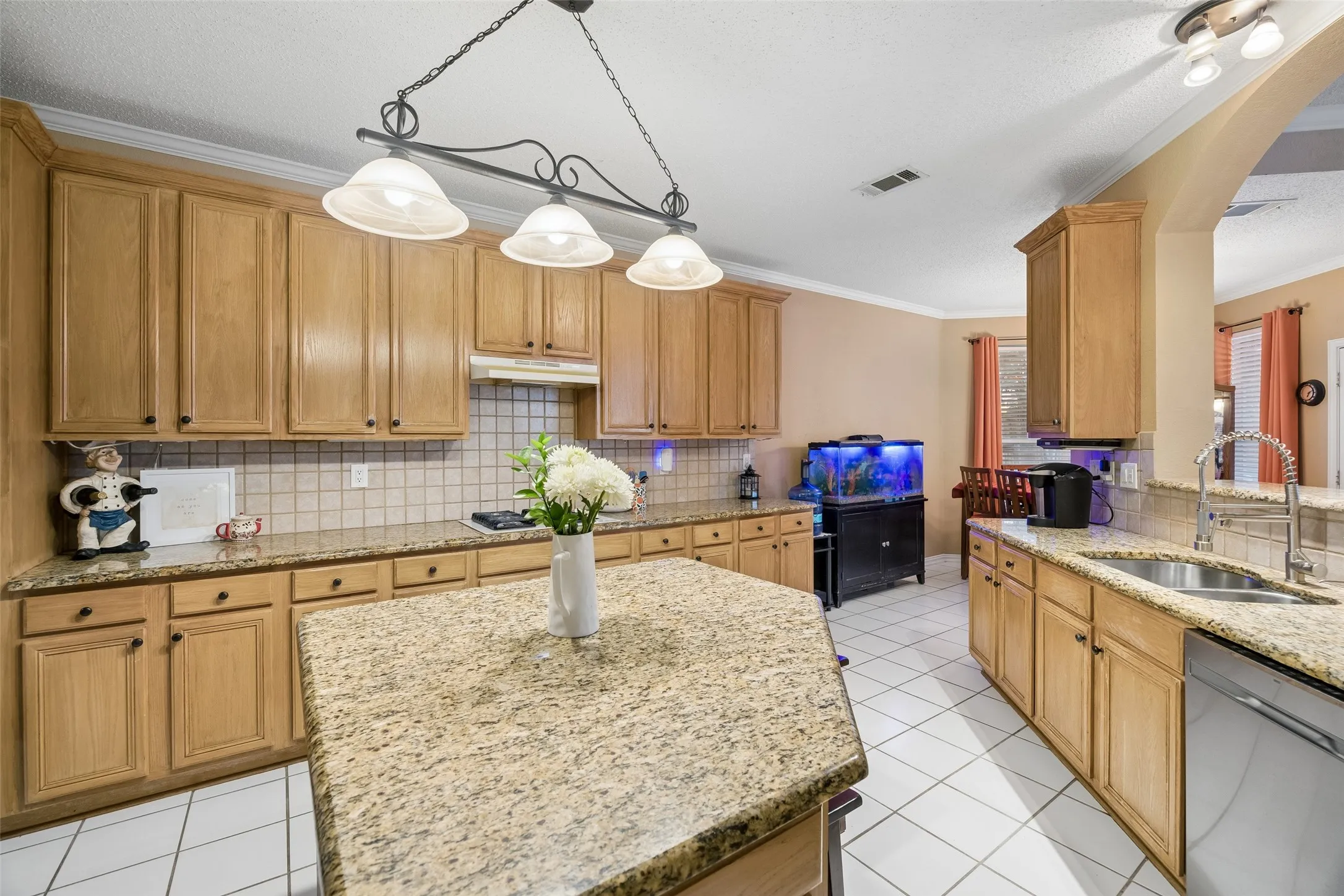 Single Family Residence For Sale in Denton County , 1301 Rustic Timbers Lane, Flower Mound, Texas 75028, 3 Bedroom, 3 Bathroom, 2 Garage spaces, 2,371 Sqft, built in 1995, mls#21312304, Real Estate Agent in Flower Mound, Homes For Sale in Denton county, Homes For Sale in Flower Mound, Realtor in Flower Mound Texas, Real Estate Brokerage Independent Realty Texas, Luminita Cordes Realtor
