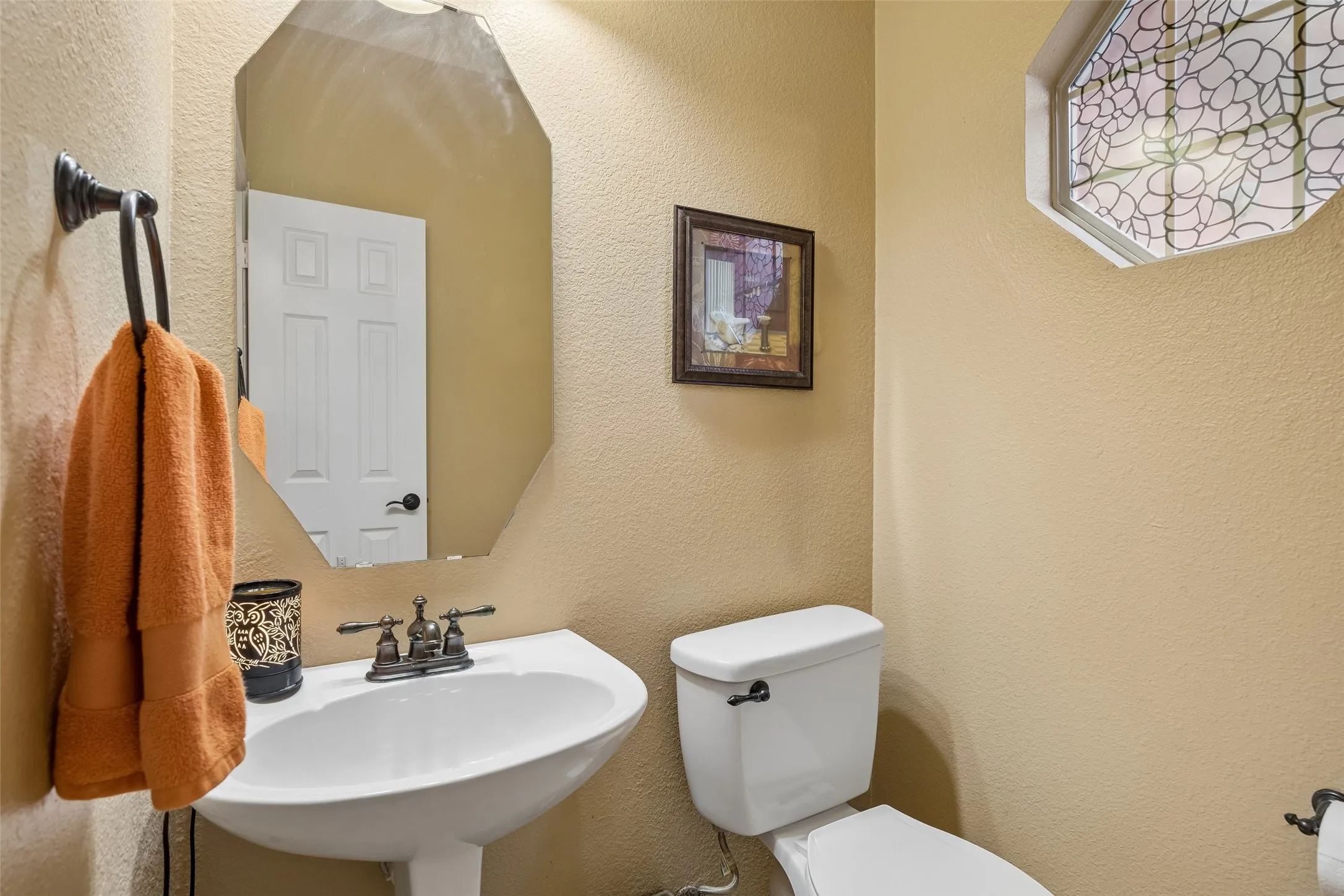 Single Family Residence For Sale in Denton County , 1301 Rustic Timbers Lane, Flower Mound, Texas 75028, 3 Bedroom, 3 Bathroom, 2 Garage spaces, 2,371 Sqft, built in 1995, mls#21312304, Real Estate Agent in Flower Mound, Homes For Sale in Denton county, Homes For Sale in Flower Mound, Realtor in Flower Mound Texas, Real Estate Brokerage Independent Realty Texas, Luminita Cordes Realtor