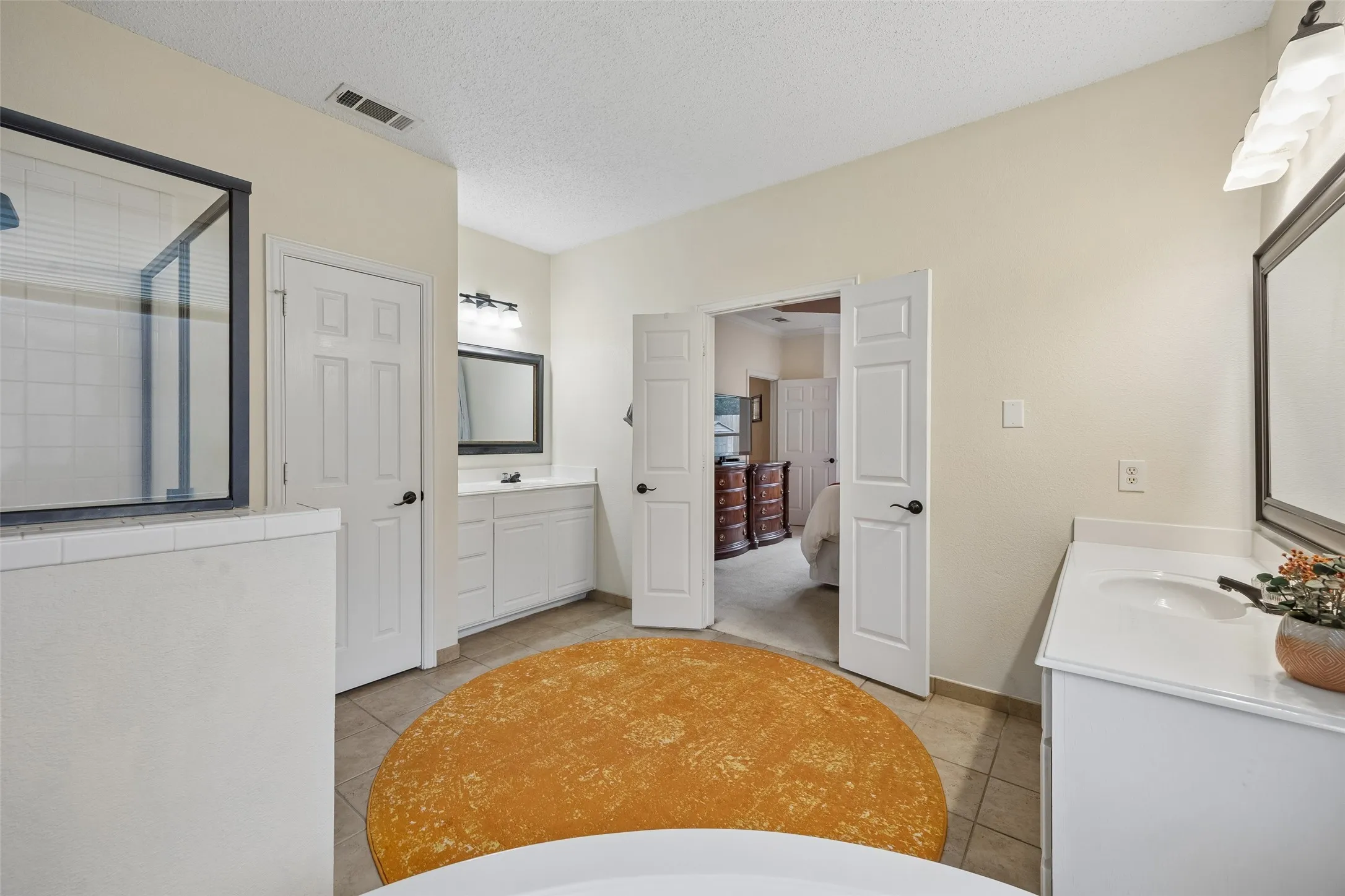 Single Family Residence For Sale in Denton County , 1301 Rustic Timbers Lane, Flower Mound, Texas 75028, 3 Bedroom, 3 Bathroom, 2 Garage spaces, 2,371 Sqft, built in 1995, mls#21312304, Real Estate Agent in Flower Mound, Homes For Sale in Denton county, Homes For Sale in Flower Mound, Realtor in Flower Mound Texas, Real Estate Brokerage Independent Realty Texas, Luminita Cordes Realtor