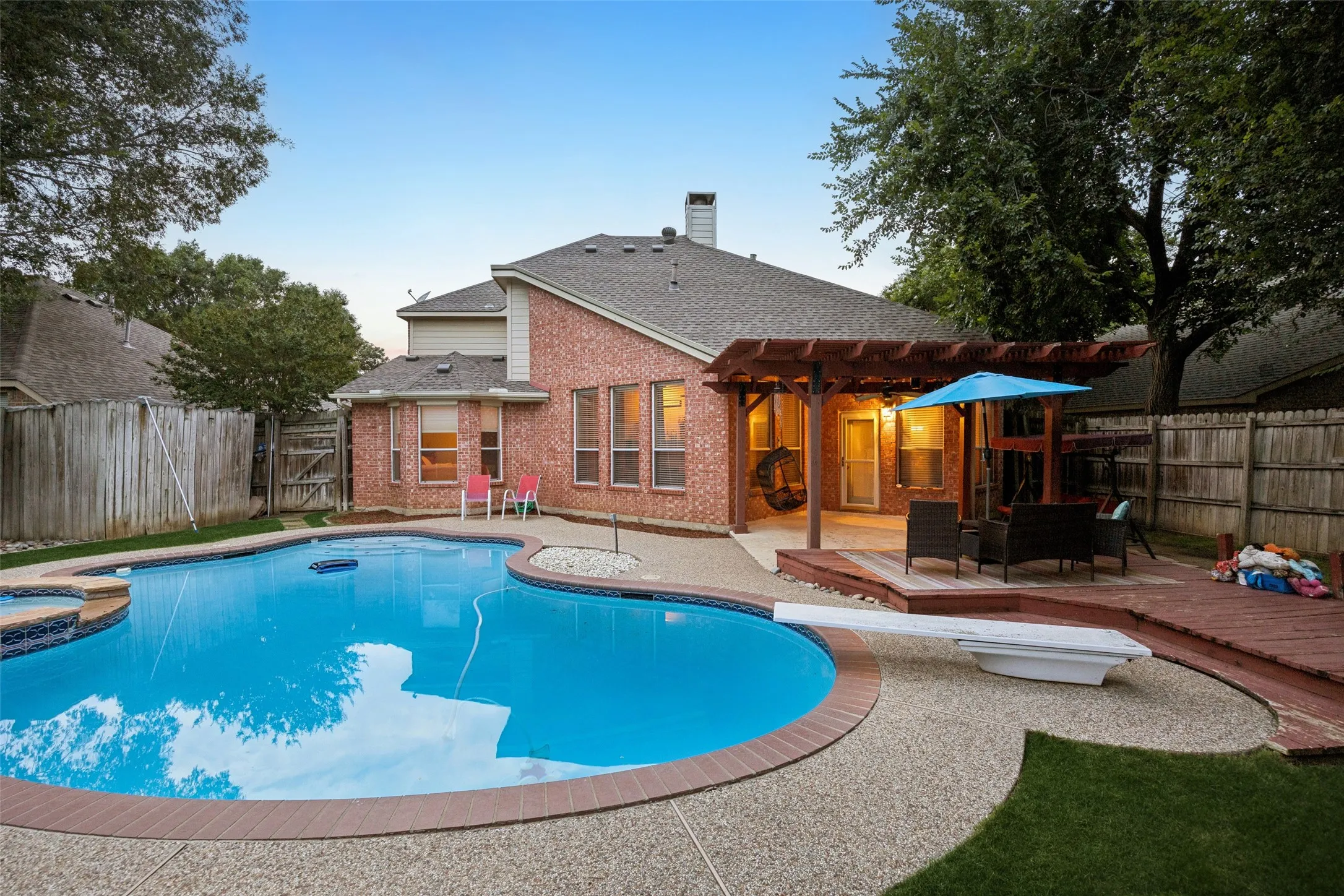 Single Family Residence For Sale in Denton County , 1301 Rustic Timbers Lane, Flower Mound, Texas 75028, 3 Bedroom, 3 Bathroom, 2 Garage spaces, 2,371 Sqft, built in 1995, mls#21312304, Real Estate Agent in Flower Mound, Homes For Sale in Denton county, Homes For Sale in Flower Mound, Realtor in Flower Mound Texas, Real Estate Brokerage Independent Realty Texas, Luminita Cordes Realtor