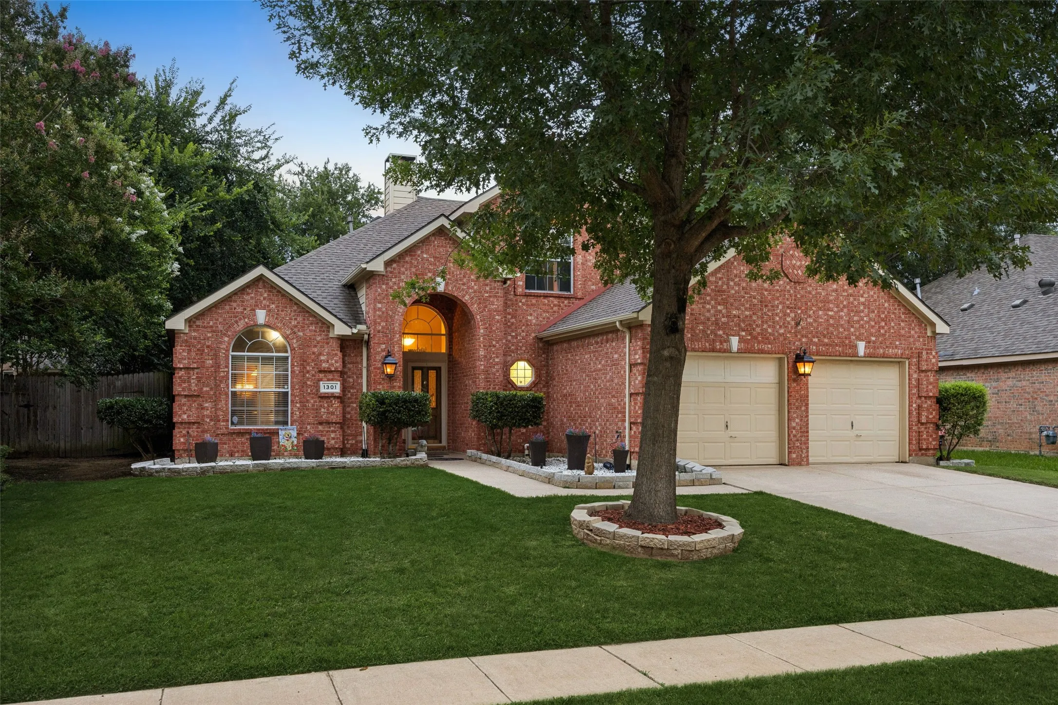 Single Family Residence For Sale in Denton County , 1301 Rustic Timbers Lane, Flower Mound, Texas 75028, 3 Bedroom, 3 Bathroom, 2 Garage spaces, 2,371 Sqft, built in 1995, mls#21312304, Real Estate Agent in Flower Mound, Homes For Sale in Denton county, Homes For Sale in Flower Mound, Realtor in Flower Mound Texas, Real Estate Brokerage Independent Realty Texas, Luminita Cordes Realtor