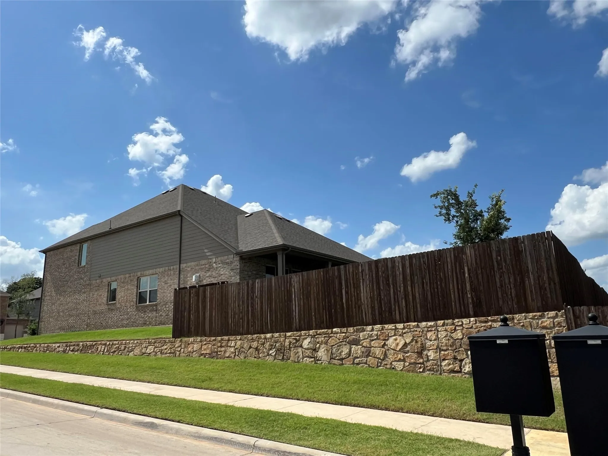 Single Family Residence For Sale in Denton County , 4145 Kyles Landing Drive, Hickory Creek, Texas 75065, 4 Bedroom, 3 Bathroom, 3 Garage spaces, 3,257 Sqft, built in 2022, mls#21308794, Real Estate Agent in Hickory Creek, Homes For Sale in Denton county, Homes For Sale in Hickory Creek, Realtor in Hickory Creek Texas, Real Estate Brokerage Independent Realty Texas, Luminita Cordes Realtor