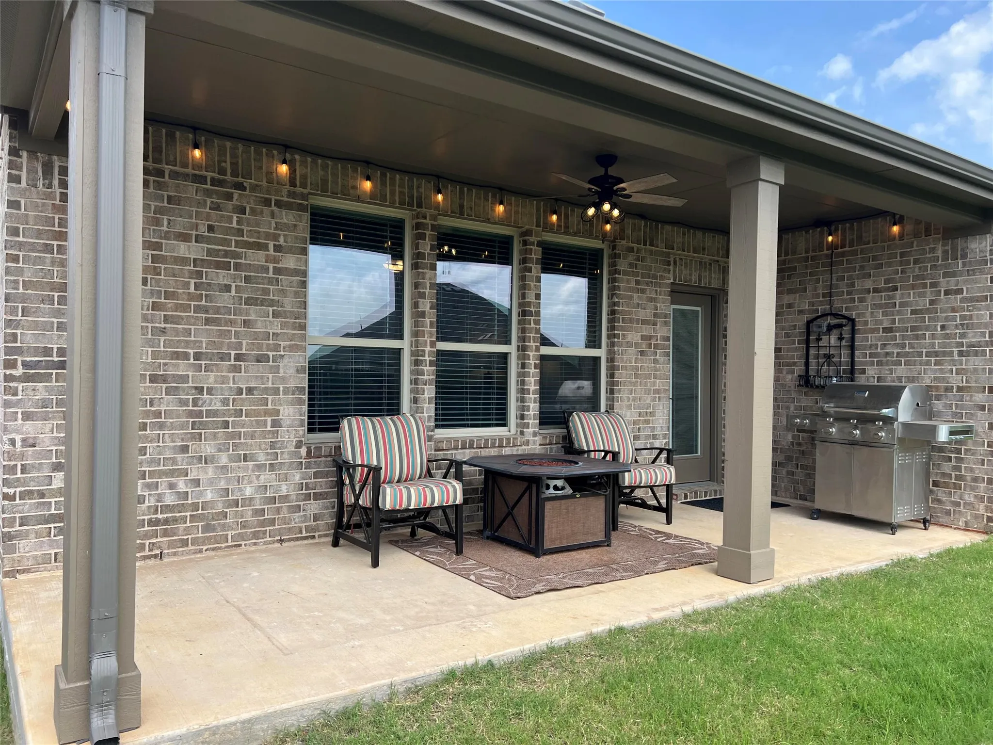 Single Family Residence For Sale in Denton County , 4145 Kyles Landing Drive, Hickory Creek, Texas 75065, 4 Bedroom, 3 Bathroom, 3 Garage spaces, 3,257 Sqft, built in 2022, mls#21308794, Real Estate Agent in Hickory Creek, Homes For Sale in Denton county, Homes For Sale in Hickory Creek, Realtor in Hickory Creek Texas, Real Estate Brokerage Independent Realty Texas, Luminita Cordes Realtor