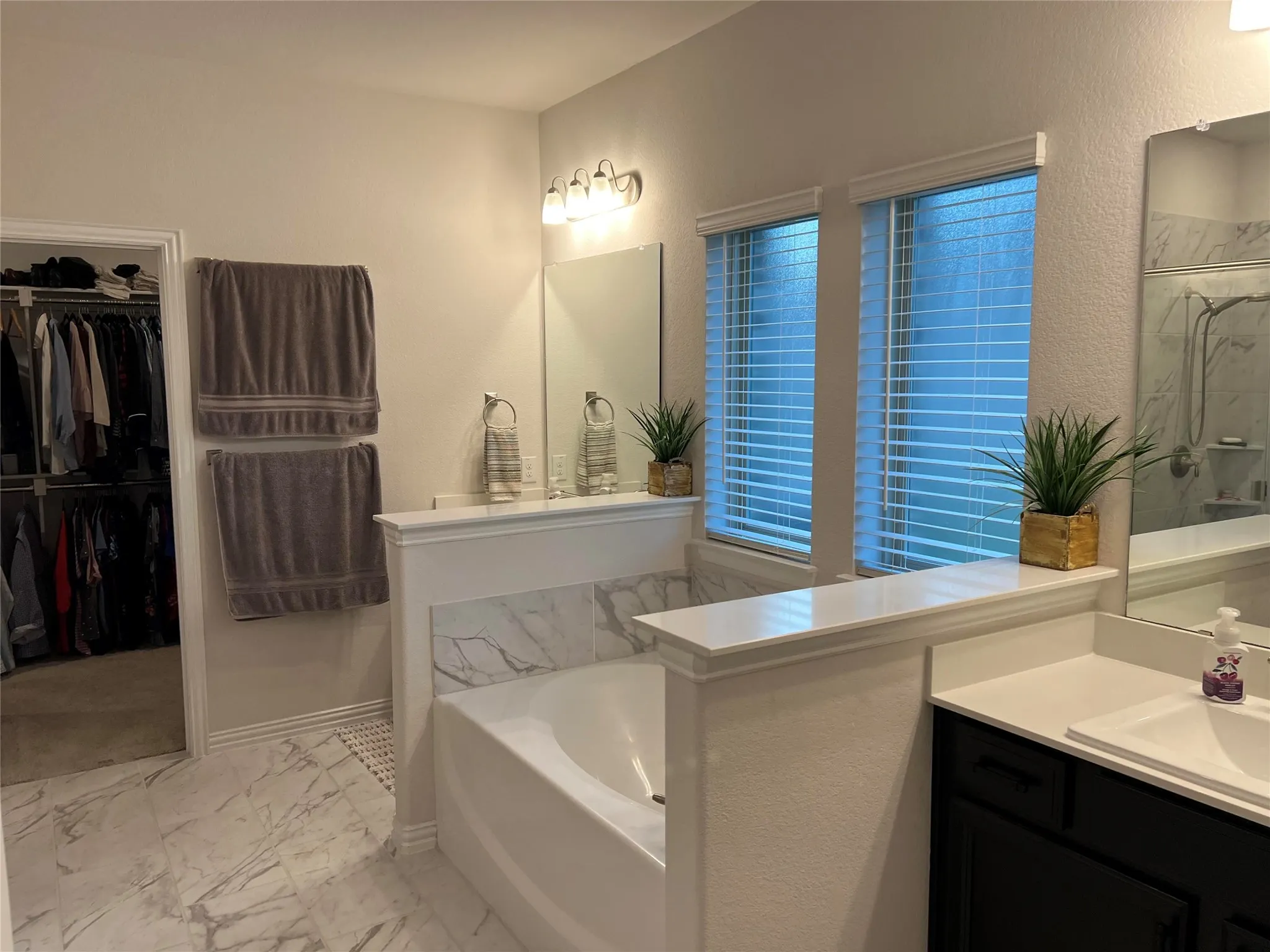Single Family Residence For Sale in Denton County , 4145 Kyles Landing Drive, Hickory Creek, Texas 75065, 4 Bedroom, 3 Bathroom, 3 Garage spaces, 3,257 Sqft, built in 2022, mls#21308794, Real Estate Agent in Hickory Creek, Homes For Sale in Denton county, Homes For Sale in Hickory Creek, Realtor in Hickory Creek Texas, Real Estate Brokerage Independent Realty Texas, Luminita Cordes Realtor