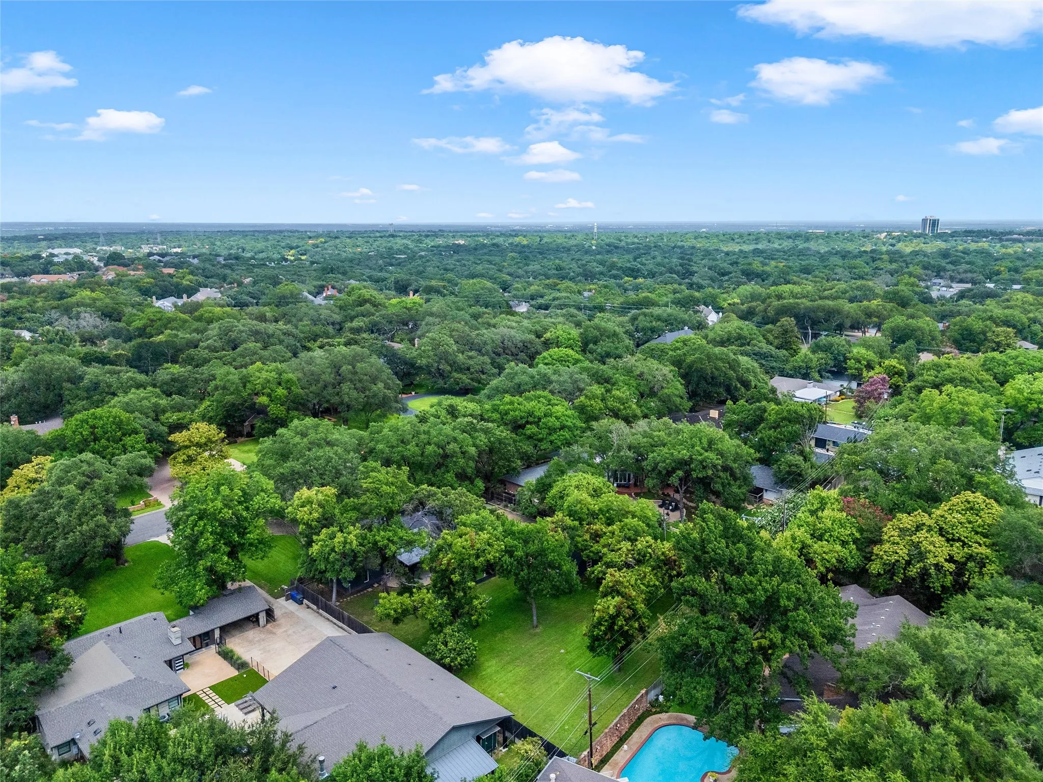 Single Family Residence For Sale in Mc Lennan County , 4916 Ridgeview Drive, Waco, Texas 76710, 3 Bedroom, 4 Bathroom, Garage spaces, 2,964 Sqft, built in 1954, mls#21310926, Real Estate Agent in Waco, Homes For Sale in Mc Lennan county, Homes For Sale in Waco, Realtor in Waco Texas, Real Estate Brokerage Independent Realty Texas, Luminita Cordes Realtor