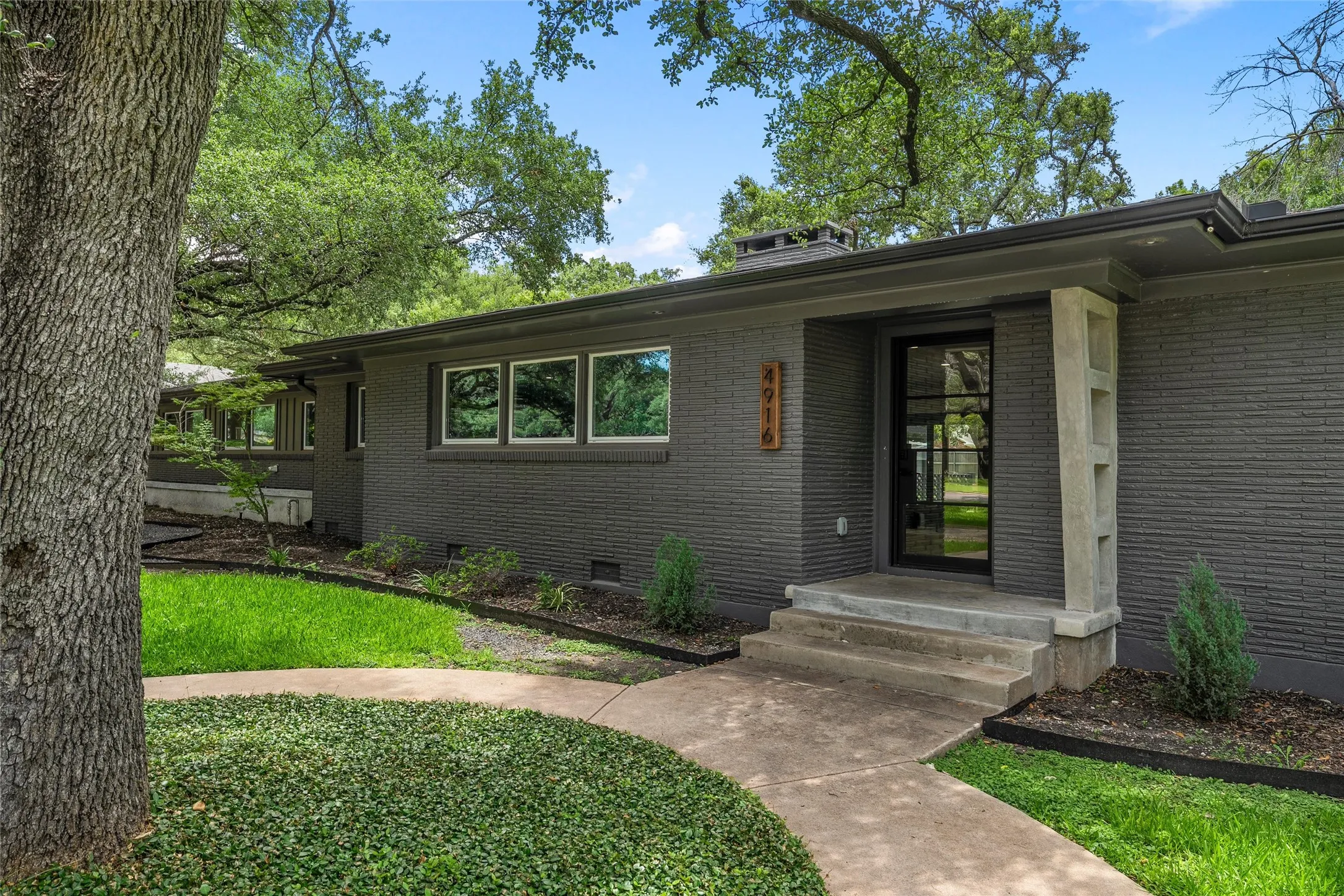 Single Family Residence For Sale in Mc Lennan County , 4916 Ridgeview Drive, Waco, Texas 76710, 3 Bedroom, 4 Bathroom, Garage spaces, 2,964 Sqft, built in 1954, mls#21310926, Real Estate Agent in Waco, Homes For Sale in Mc Lennan county, Homes For Sale in Waco, Realtor in Waco Texas, Real Estate Brokerage Independent Realty Texas, Luminita Cordes Realtor
