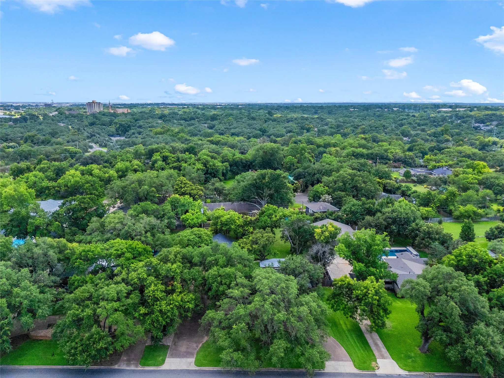 Single Family Residence For Sale in Mc Lennan County , 4916 Ridgeview Drive, Waco, Texas 76710, 3 Bedroom, 4 Bathroom, Garage spaces, 2,964 Sqft, built in 1954, mls#21310926, Real Estate Agent in Waco, Homes For Sale in Mc Lennan county, Homes For Sale in Waco, Realtor in Waco Texas, Real Estate Brokerage Independent Realty Texas, Luminita Cordes Realtor