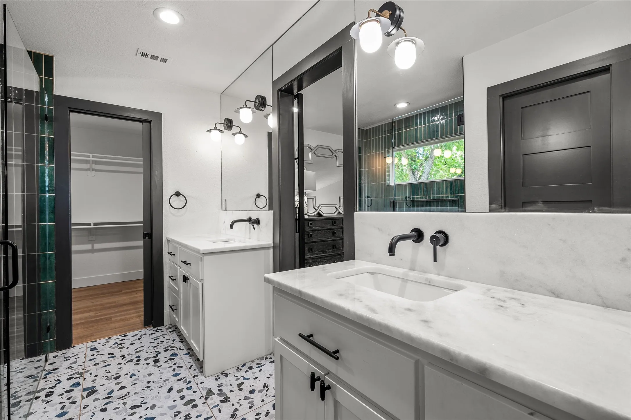 Single Family Residence For Sale in Mc Lennan County , 4916 Ridgeview Drive, Waco, Texas 76710, 3 Bedroom, 4 Bathroom, Garage spaces, 2,964 Sqft, built in 1954, mls#21310926, Real Estate Agent in Waco, Homes For Sale in Mc Lennan county, Homes For Sale in Waco, Realtor in Waco Texas, Real Estate Brokerage Independent Realty Texas, Luminita Cordes Realtor