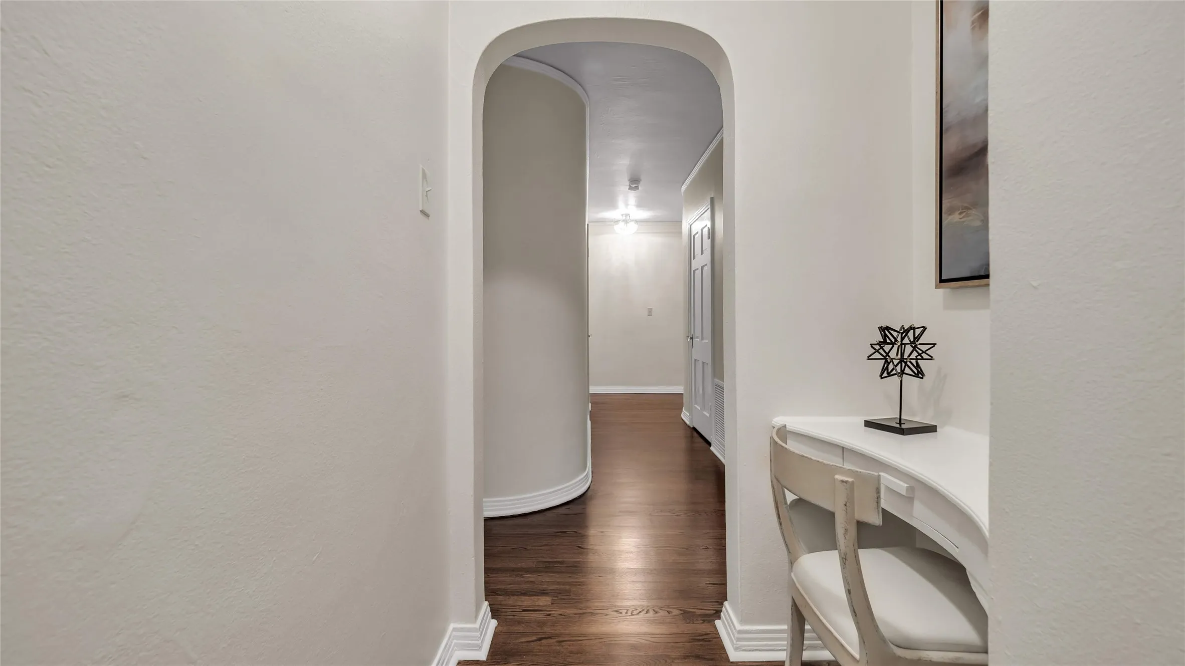 Apartment For Rent in Dallas County , 4529 Westway Avenue, Highland Park, Texas 75205, 3 Bedrooms, 2 Bathrooms, 2 Garage spaces, 2,403 Sqft, built in 1936, Price $4,700, mls#21310044, Real Estate Agent in Highland Park, Homes For Rent in Dallas county, Homes For Rent in Highland Park, Realtor in Highland Park Texas, Real Estate Brokerage Independent Realty Texas, Luminita Cordes Realtor