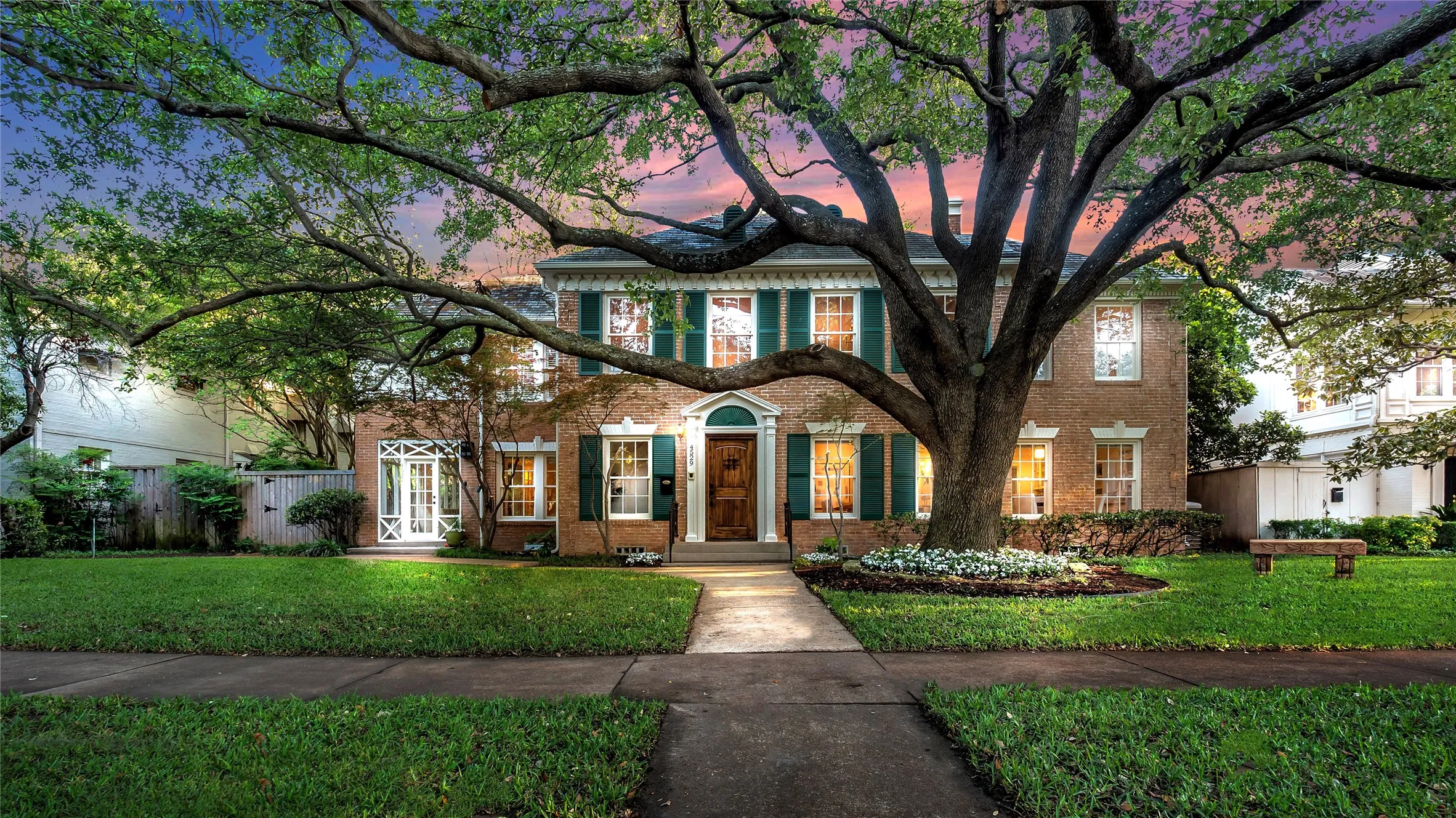 Apartment For Rent in Dallas County , 4529 Westway Avenue, Highland Park, Texas 75205, 3 Bedrooms, 2 Bathrooms, 2 Garage spaces, 2,403 Sqft, built in 1936, Price $4,700, mls#21310044, Real Estate Agent in Highland Park, Homes For Rent in Dallas county, Homes For Rent in Highland Park, Realtor in Highland Park Texas, Real Estate Brokerage Independent Realty Texas, Luminita Cordes Realtor