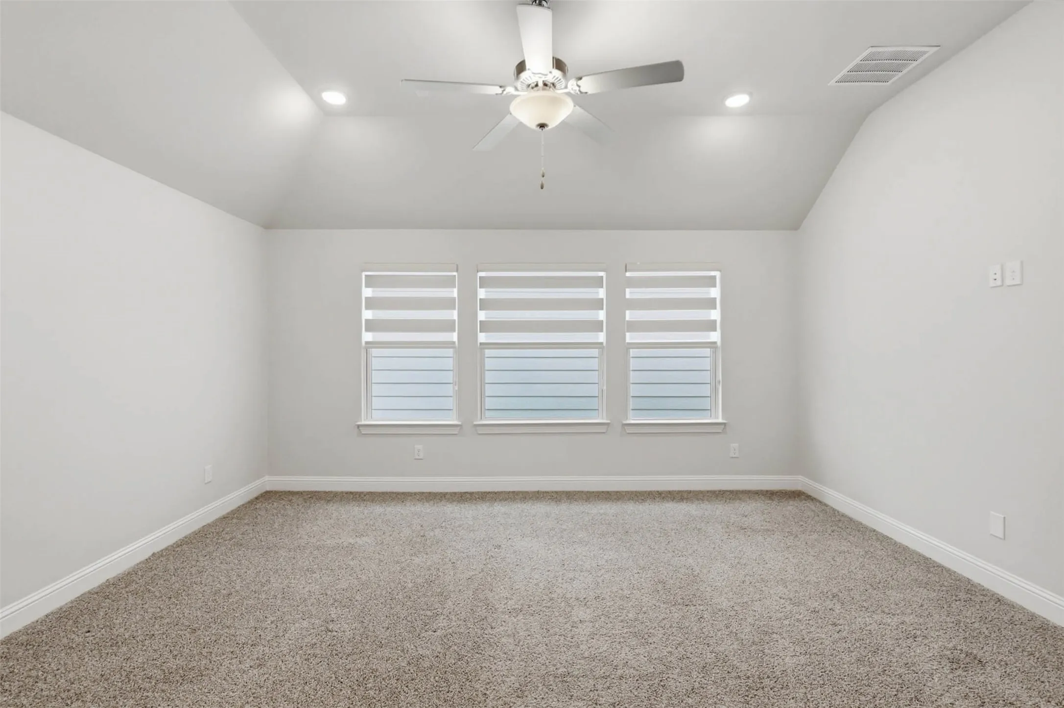 Single Family Residence For Sale in Collin County , 1053 Sarah Street, Allen, Texas 75013, 3 Bedroom, 4 Bathroom, 2 Garage spaces, 2,511 Sqft, built in 2021, mls#21311215, Real Estate Agent in Allen, Homes For Sale in Collin county, Homes For Sale in Allen, Realtor in Allen Texas, Real Estate Brokerage Independent Realty Texas, Luminita Cordes Realtor
