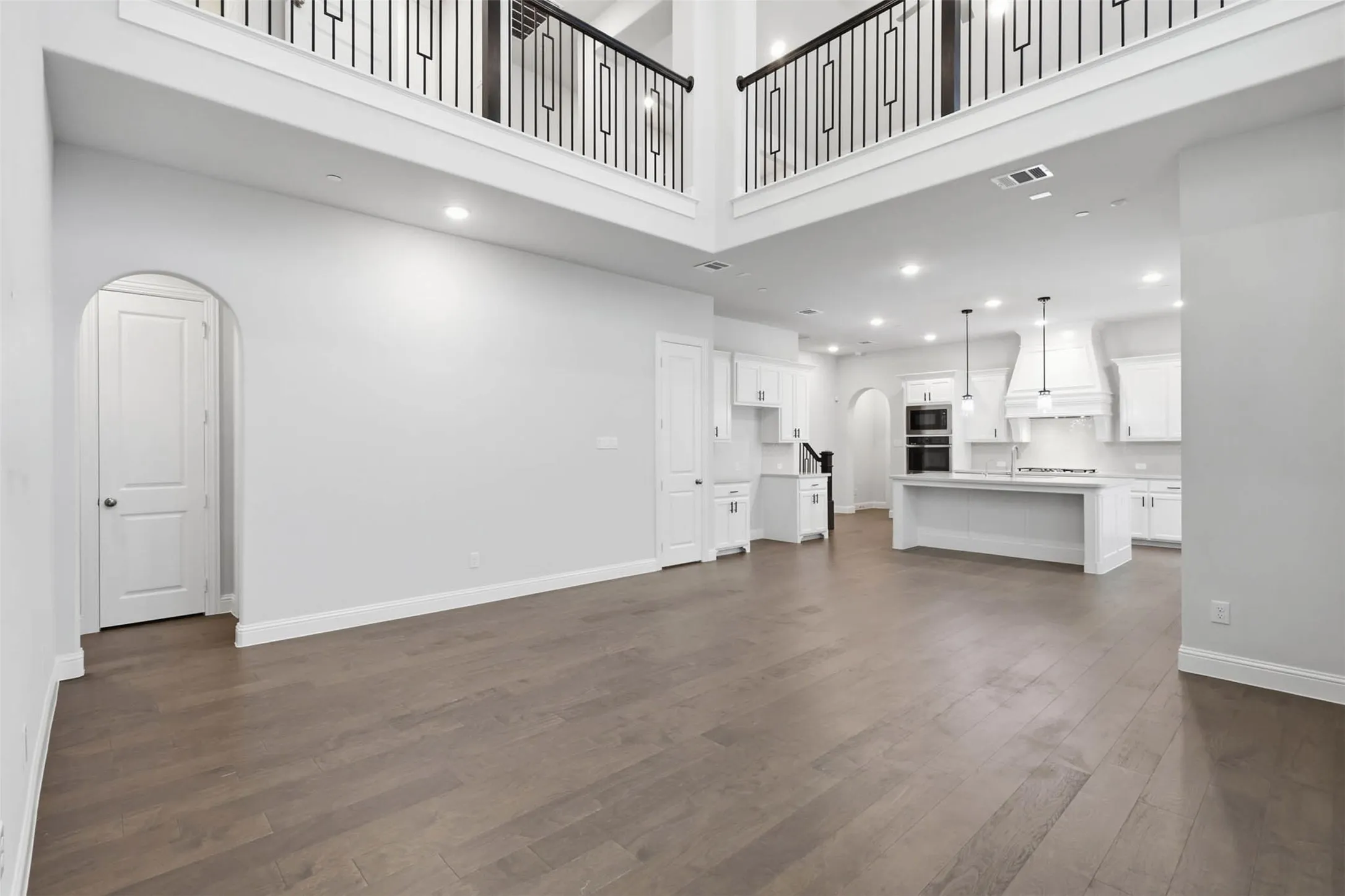 Single Family Residence For Sale in Collin County , 1053 Sarah Street, Allen, Texas 75013, 3 Bedroom, 4 Bathroom, 2 Garage spaces, 2,511 Sqft, built in 2021, mls#21311215, Real Estate Agent in Allen, Homes For Sale in Collin county, Homes For Sale in Allen, Realtor in Allen Texas, Real Estate Brokerage Independent Realty Texas, Luminita Cordes Realtor