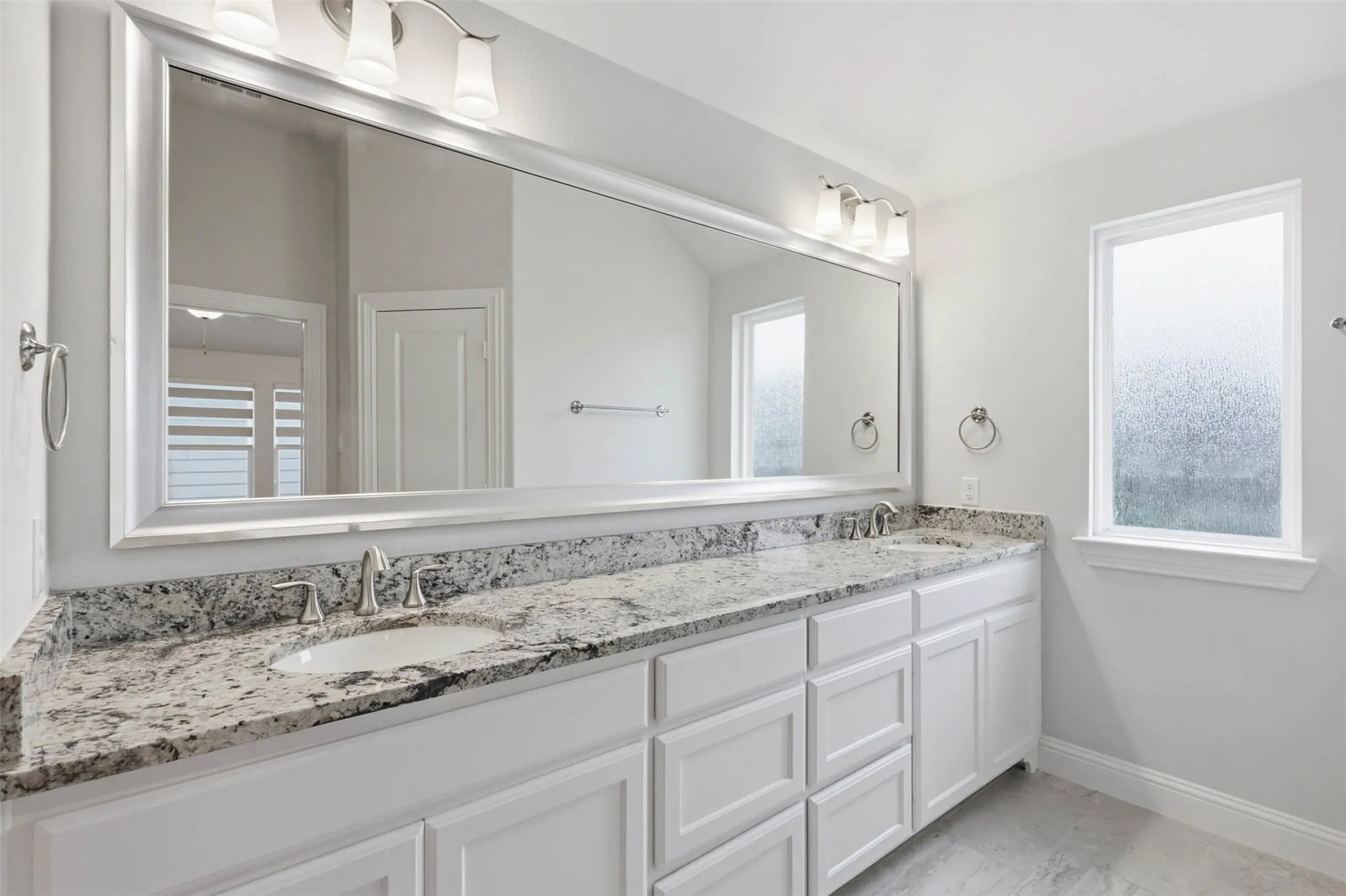 Single Family Residence For Sale in Collin County , 1053 Sarah Street, Allen, Texas 75013, 3 Bedroom, 4 Bathroom, 2 Garage spaces, 2,511 Sqft, built in 2021, mls#21311215, Real Estate Agent in Allen, Homes For Sale in Collin county, Homes For Sale in Allen, Realtor in Allen Texas, Real Estate Brokerage Independent Realty Texas, Luminita Cordes Realtor