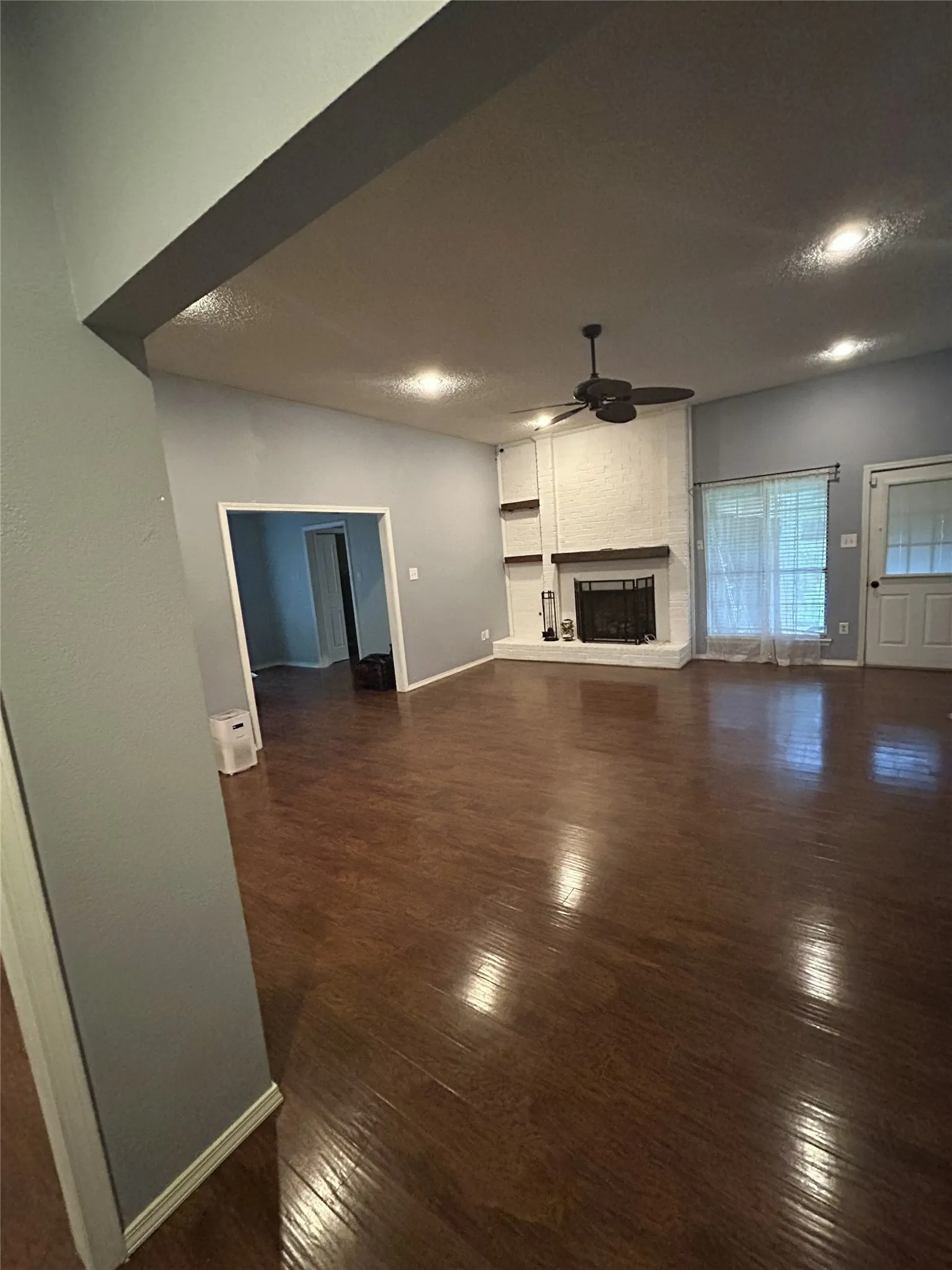 Single Family Residence For Sale in Franklin (TX) County , 601 Highland Oaks Street, Mount Vernon, Texas 75457, 5 Bedroom, 3 Bathroom, Garage spaces, 2,429 Sqft, built in 1987, mls#21286477, Real Estate Agent in Mount Vernon, Homes For Sale in Franklin (TX) county, Homes For Sale in Mount Vernon, Realtor in Mount Vernon Texas, Real Estate Brokerage Independent Realty Texas, Luminita Cordes Realtor