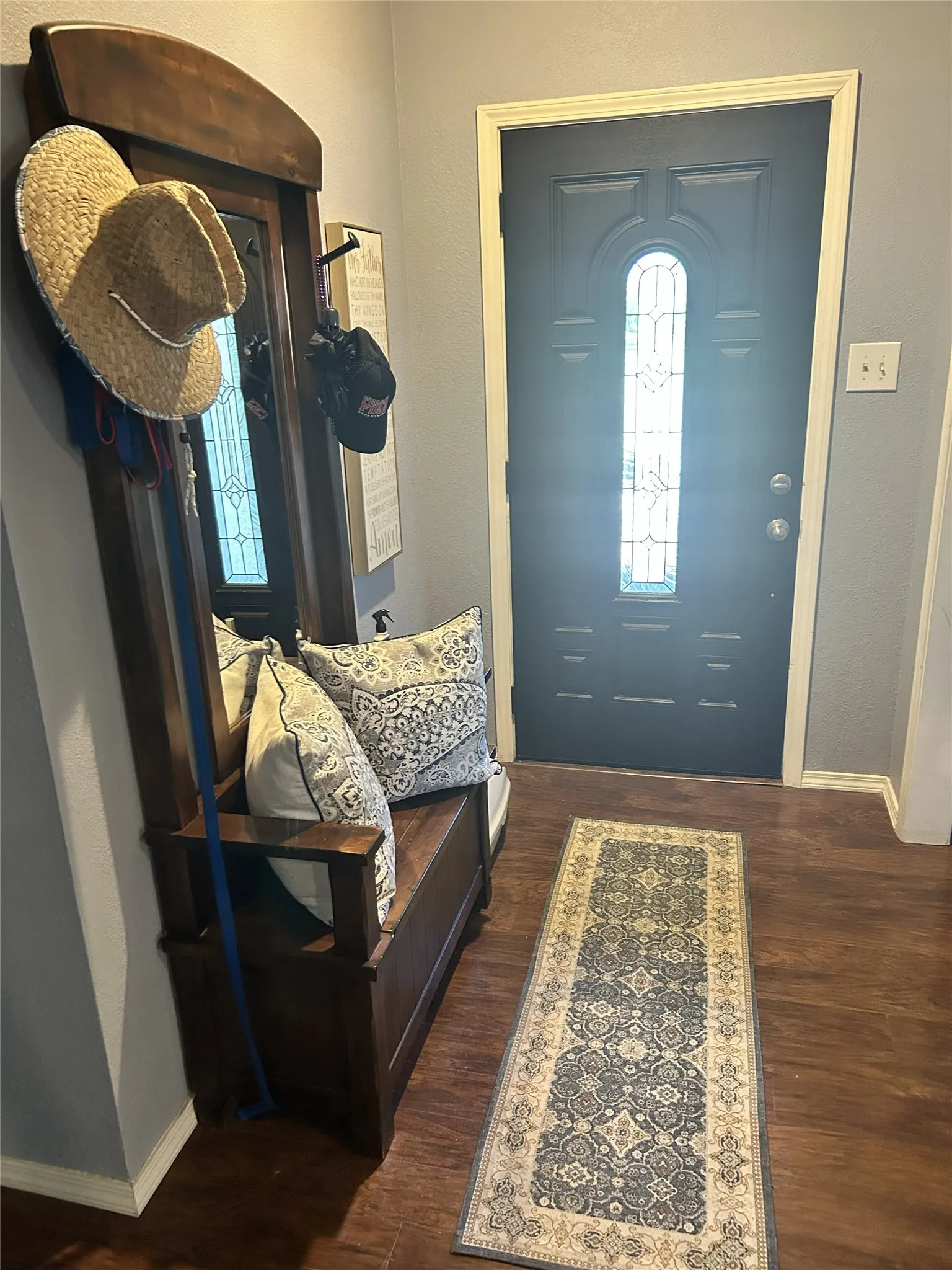 Single Family Residence For Sale in Franklin (TX) County , 601 Highland Oaks Street, Mount Vernon, Texas 75457, 5 Bedroom, 3 Bathroom, Garage spaces, 2,429 Sqft, built in 1987, mls#21286477, Real Estate Agent in Mount Vernon, Homes For Sale in Franklin (TX) county, Homes For Sale in Mount Vernon, Realtor in Mount Vernon Texas, Real Estate Brokerage Independent Realty Texas, Luminita Cordes Realtor