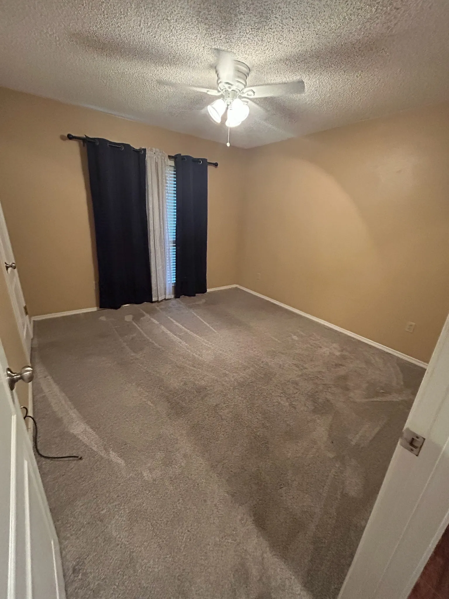 Single Family Residence For Sale in Franklin (TX) County , 601 Highland Oaks Street, Mount Vernon, Texas 75457, 5 Bedroom, 3 Bathroom, Garage spaces, 2,429 Sqft, built in 1987, mls#21286477, Real Estate Agent in Mount Vernon, Homes For Sale in Franklin (TX) county, Homes For Sale in Mount Vernon, Realtor in Mount Vernon Texas, Real Estate Brokerage Independent Realty Texas, Luminita Cordes Realtor
