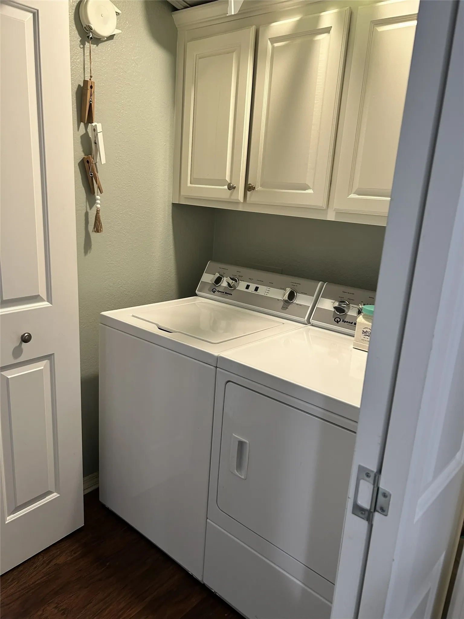 Single Family Residence For Sale in Franklin (TX) County , 601 Highland Oaks Street, Mount Vernon, Texas 75457, 5 Bedroom, 3 Bathroom, Garage spaces, 2,429 Sqft, built in 1987, mls#21286477, Real Estate Agent in Mount Vernon, Homes For Sale in Franklin (TX) county, Homes For Sale in Mount Vernon, Realtor in Mount Vernon Texas, Real Estate Brokerage Independent Realty Texas, Luminita Cordes Realtor