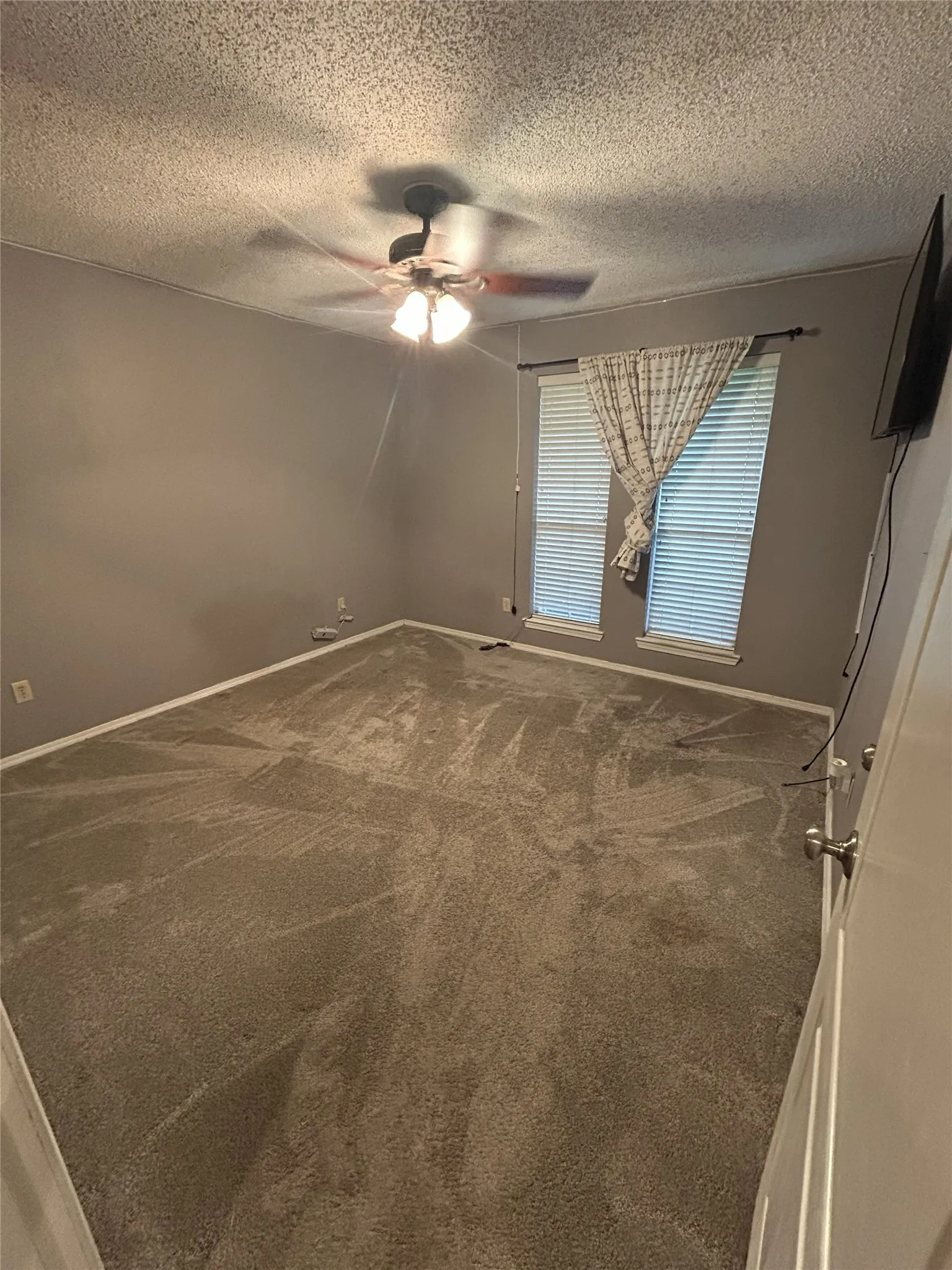 Single Family Residence For Sale in Franklin (TX) County , 601 Highland Oaks Street, Mount Vernon, Texas 75457, 5 Bedroom, 3 Bathroom, Garage spaces, 2,429 Sqft, built in 1987, mls#21286477, Real Estate Agent in Mount Vernon, Homes For Sale in Franklin (TX) county, Homes For Sale in Mount Vernon, Realtor in Mount Vernon Texas, Real Estate Brokerage Independent Realty Texas, Luminita Cordes Realtor