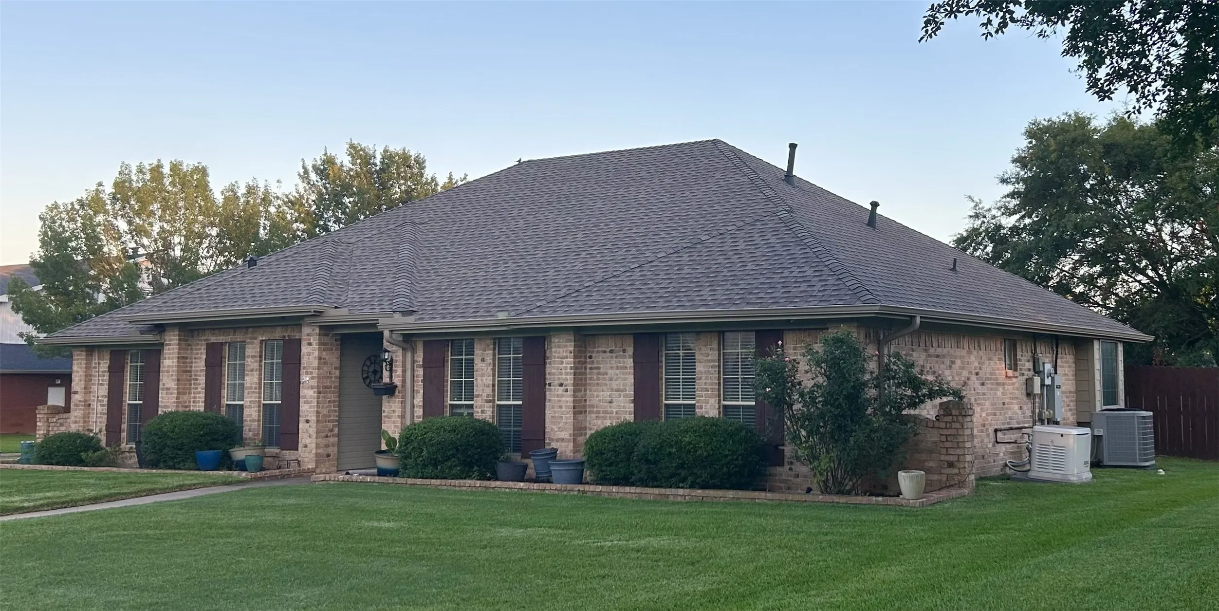 Single Family Residence For Sale in Franklin (TX) County , 601 Highland Oaks Street, Mount Vernon, Texas 75457, 5 Bedroom, 3 Bathroom, Garage spaces, 2,429 Sqft, built in 1987, mls#21286477, Real Estate Agent in Mount Vernon, Homes For Sale in Franklin (TX) county, Homes For Sale in Mount Vernon, Realtor in Mount Vernon Texas, Real Estate Brokerage Independent Realty Texas, Luminita Cordes Realtor