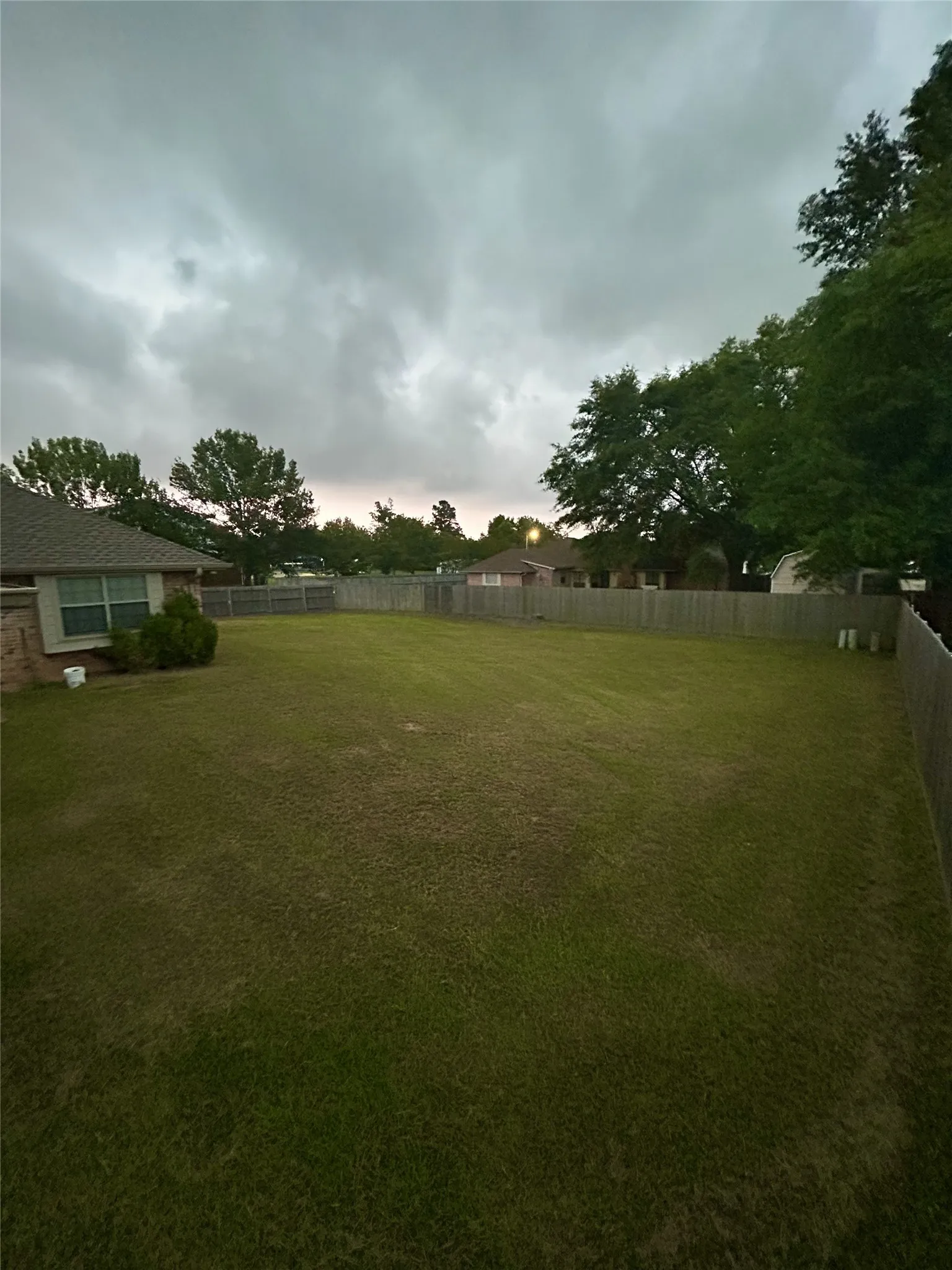 Single Family Residence For Sale in Franklin (TX) County , 601 Highland Oaks Street, Mount Vernon, Texas 75457, 5 Bedroom, 3 Bathroom, Garage spaces, 2,429 Sqft, built in 1987, mls#21286477, Real Estate Agent in Mount Vernon, Homes For Sale in Franklin (TX) county, Homes For Sale in Mount Vernon, Realtor in Mount Vernon Texas, Real Estate Brokerage Independent Realty Texas, Luminita Cordes Realtor