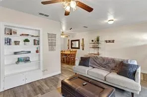 Single Family Residence For Sale in Hood County , 201 S Jones Street, Granbury, Texas 76048, 4 Bedroom, 3 Bathroom, Garage spaces, 3,129 Sqft, built in 1943, mls#21308130, Real Estate Agent in Granbury, Homes For Sale in Hood county, Homes For Sale in Granbury, Realtor in Granbury Texas, Real Estate Brokerage Independent Realty Texas, Luminita Cordes Realtor