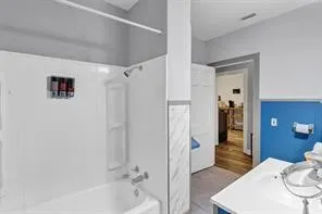 Single Family Residence For Sale in Hood County , 201 S Jones Street, Granbury, Texas 76048, 4 Bedroom, 3 Bathroom, Garage spaces, 3,129 Sqft, built in 1943, mls#21308130, Real Estate Agent in Granbury, Homes For Sale in Hood county, Homes For Sale in Granbury, Realtor in Granbury Texas, Real Estate Brokerage Independent Realty Texas, Luminita Cordes Realtor