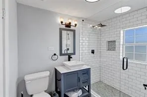 Single Family Residence For Sale in Hood County , 201 S Jones Street, Granbury, Texas 76048, 4 Bedroom, 3 Bathroom, Garage spaces, 3,129 Sqft, built in 1943, mls#21308130, Real Estate Agent in Granbury, Homes For Sale in Hood county, Homes For Sale in Granbury, Realtor in Granbury Texas, Real Estate Brokerage Independent Realty Texas, Luminita Cordes Realtor