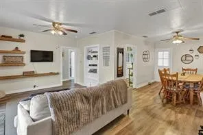 Single Family Residence For Sale in Hood County , 201 S Jones Street, Granbury, Texas 76048, 4 Bedroom, 3 Bathroom, Garage spaces, 3,129 Sqft, built in 1943, mls#21308130, Real Estate Agent in Granbury, Homes For Sale in Hood county, Homes For Sale in Granbury, Realtor in Granbury Texas, Real Estate Brokerage Independent Realty Texas, Luminita Cordes Realtor